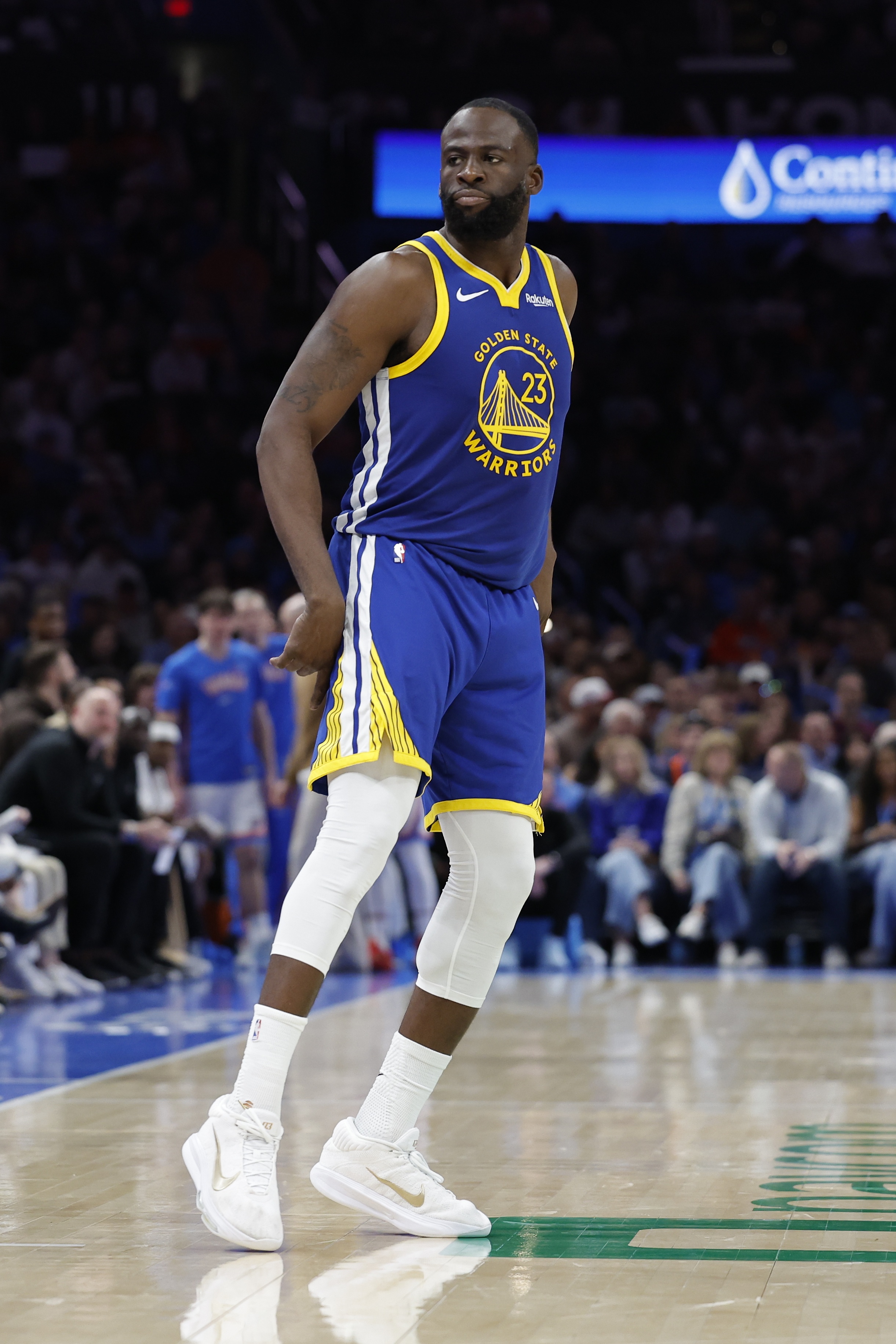 【体育简讯】追梦关键时刻连送三局：被SGA和辛森迎射关键三分/致命犯规史密斯(图1)