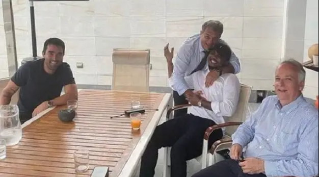 哈维称被埃切瓦里亚辜负！西媒：他是拉波尔塔前妹夫，影响力大