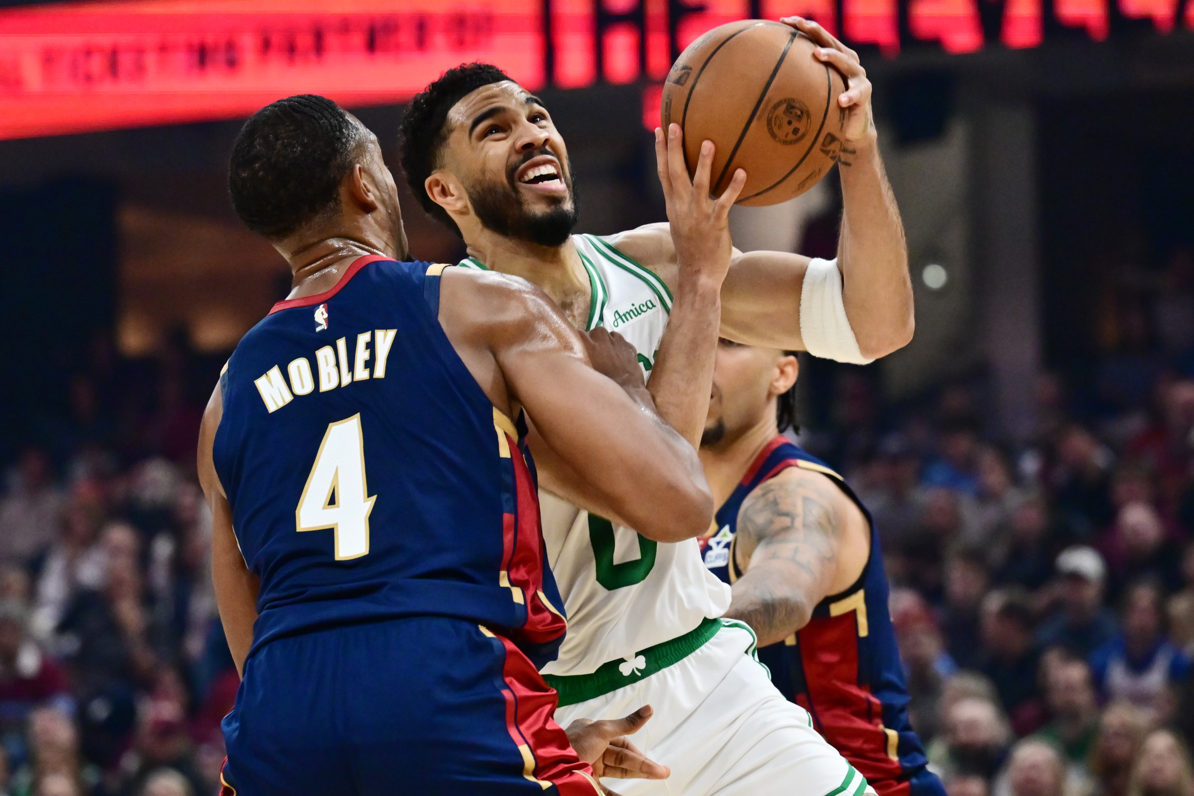 [热点推荐]活力全无进攻僵化&单节仅得10分 骑士面对绿军是否存在心理障碍？(图9)