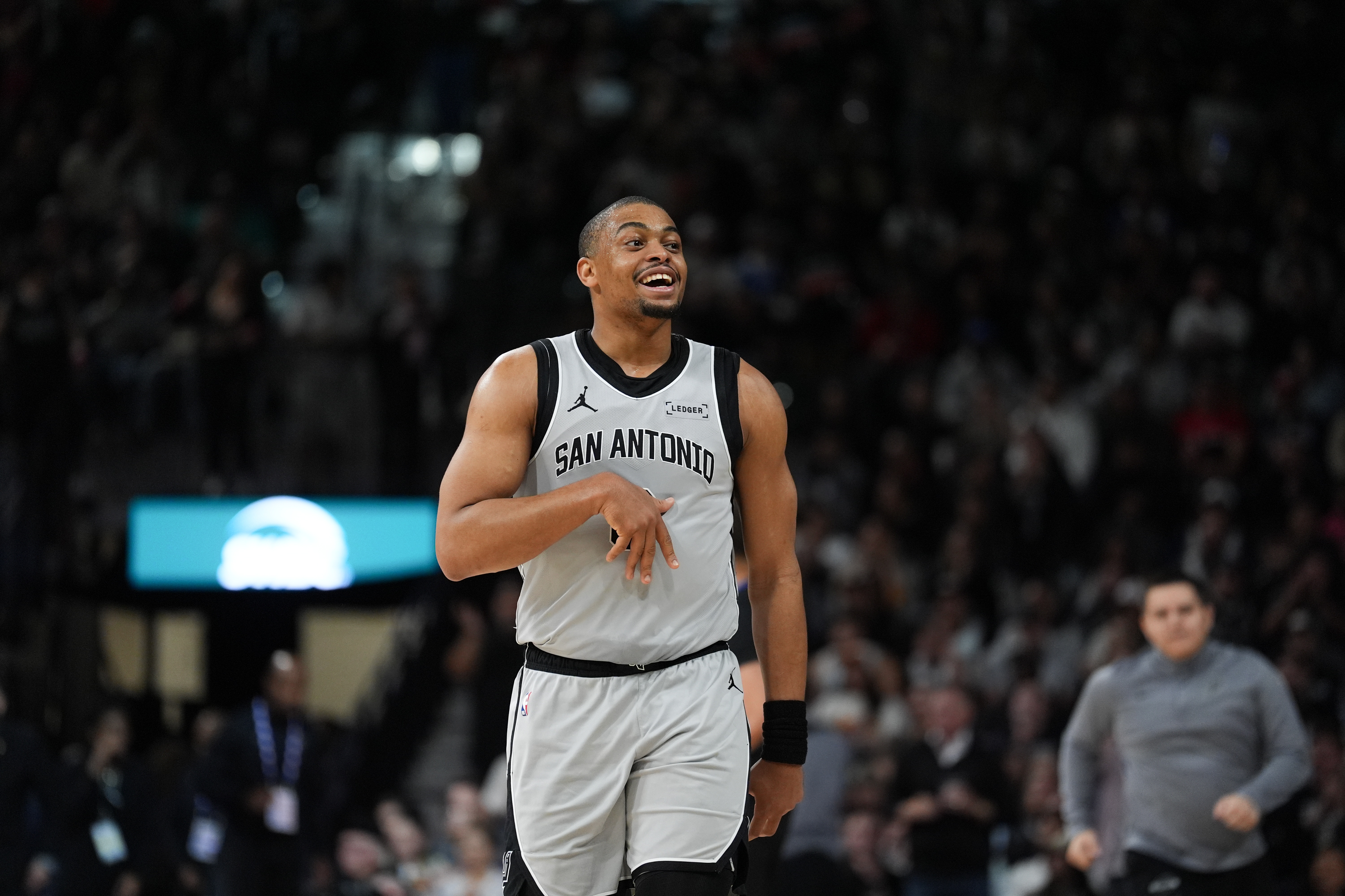 [新闻现场]哈珀：凯尔登对我们的贡献非常大 他全力以赴对我们