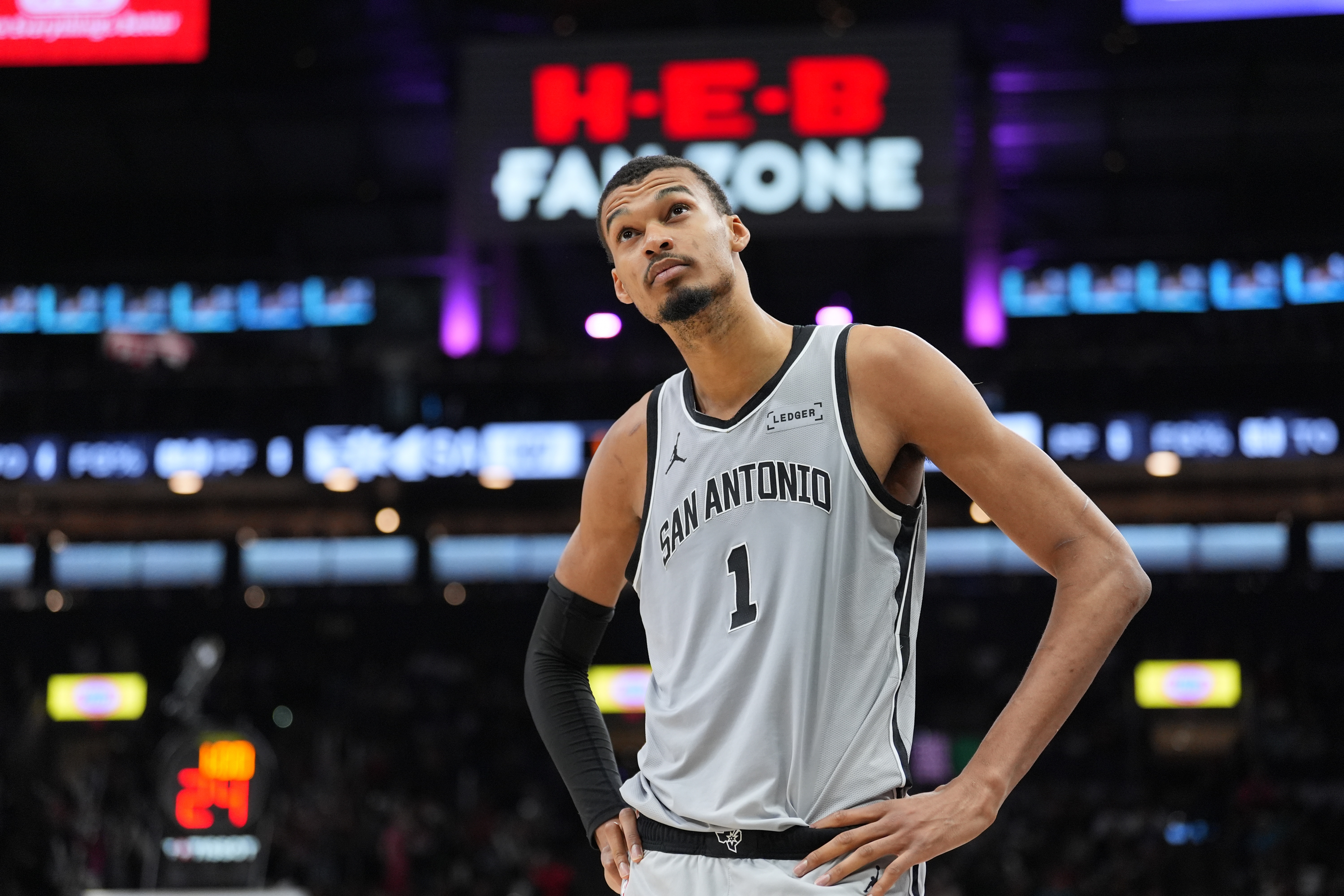 【要闻速递】文班：我们想发挥出最佳水平 我有时仍需要有球在手