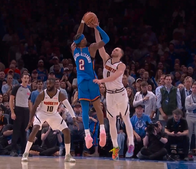 【有趣体育】掘雷大戏复盘：多特恶犯开局 约基奇连砍9分续命 SGA俩三分破丹佛(图8)