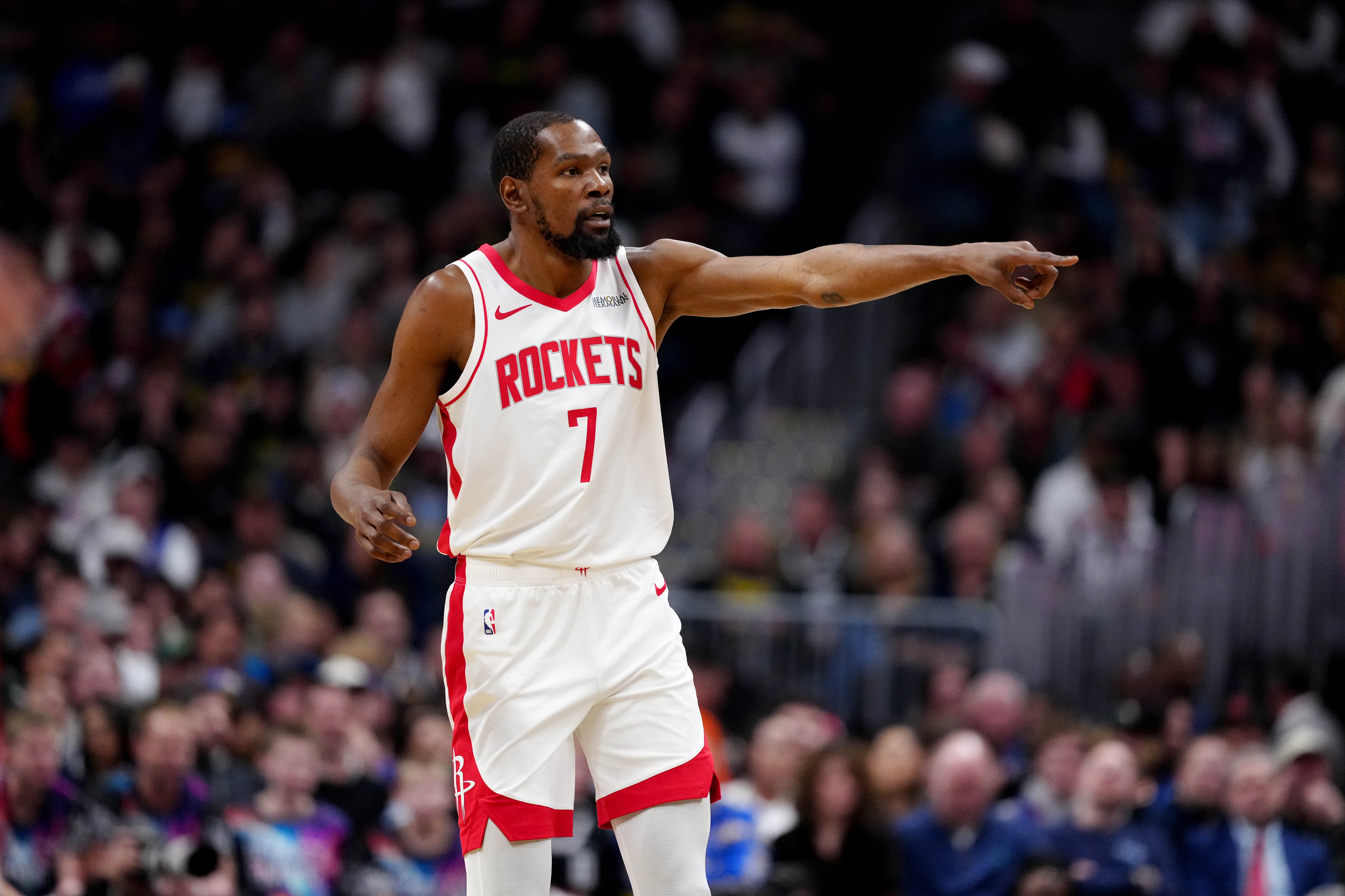 【最新爆料】夹KD火箭没招！最好终结点被迫成为发起点 阵容缺陷打硬仗被针对(图1)