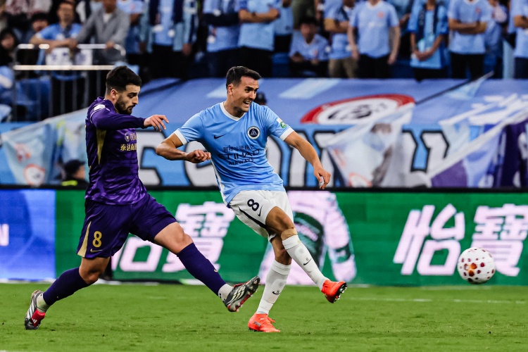 [体育要闻]记者：周定洋因感冒在医院输⬇️液，没有参加深圳新