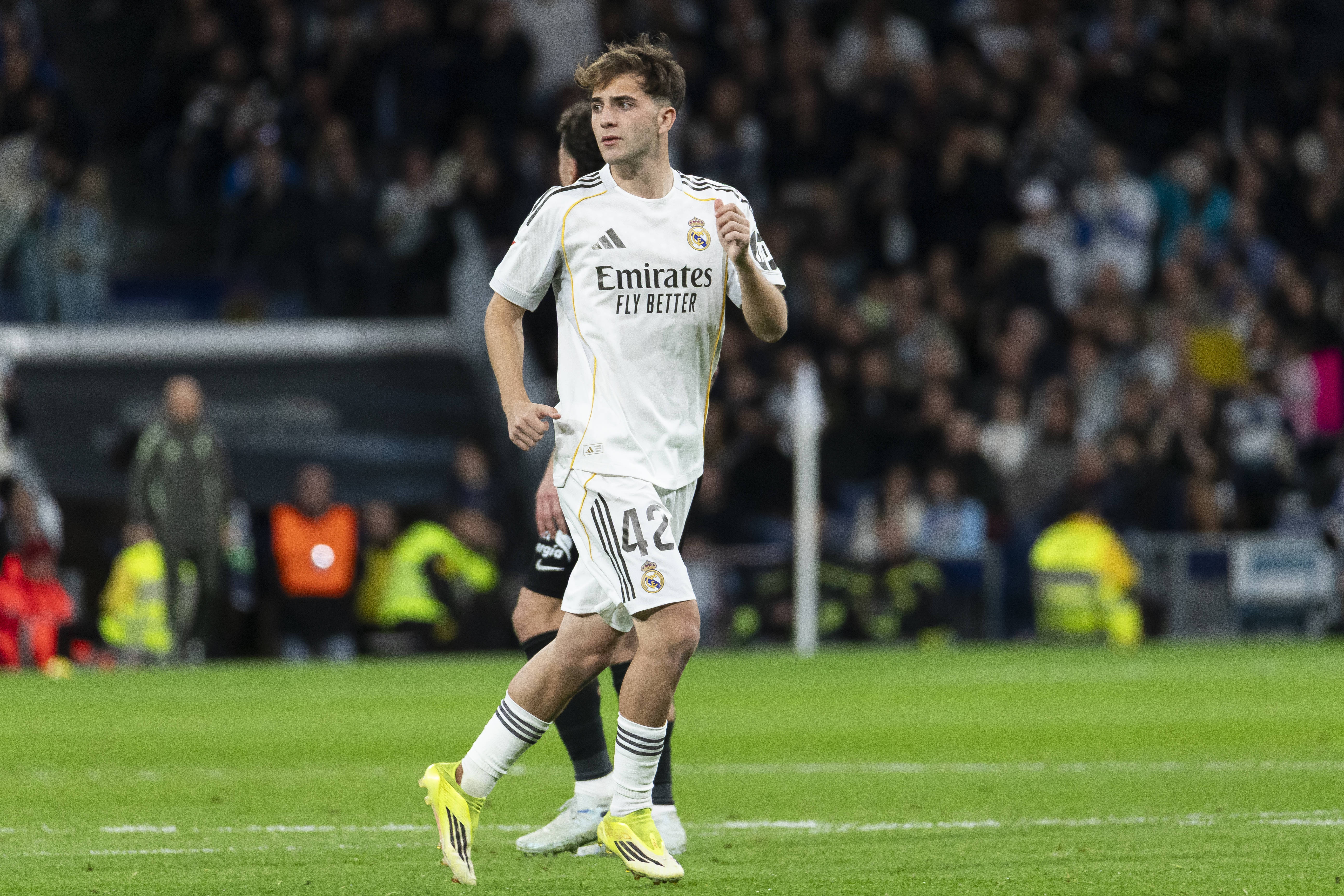 亚涅斯：我踏入伯纳乌球场后彻底被震撼了 居莱尔吊射进球？神迹