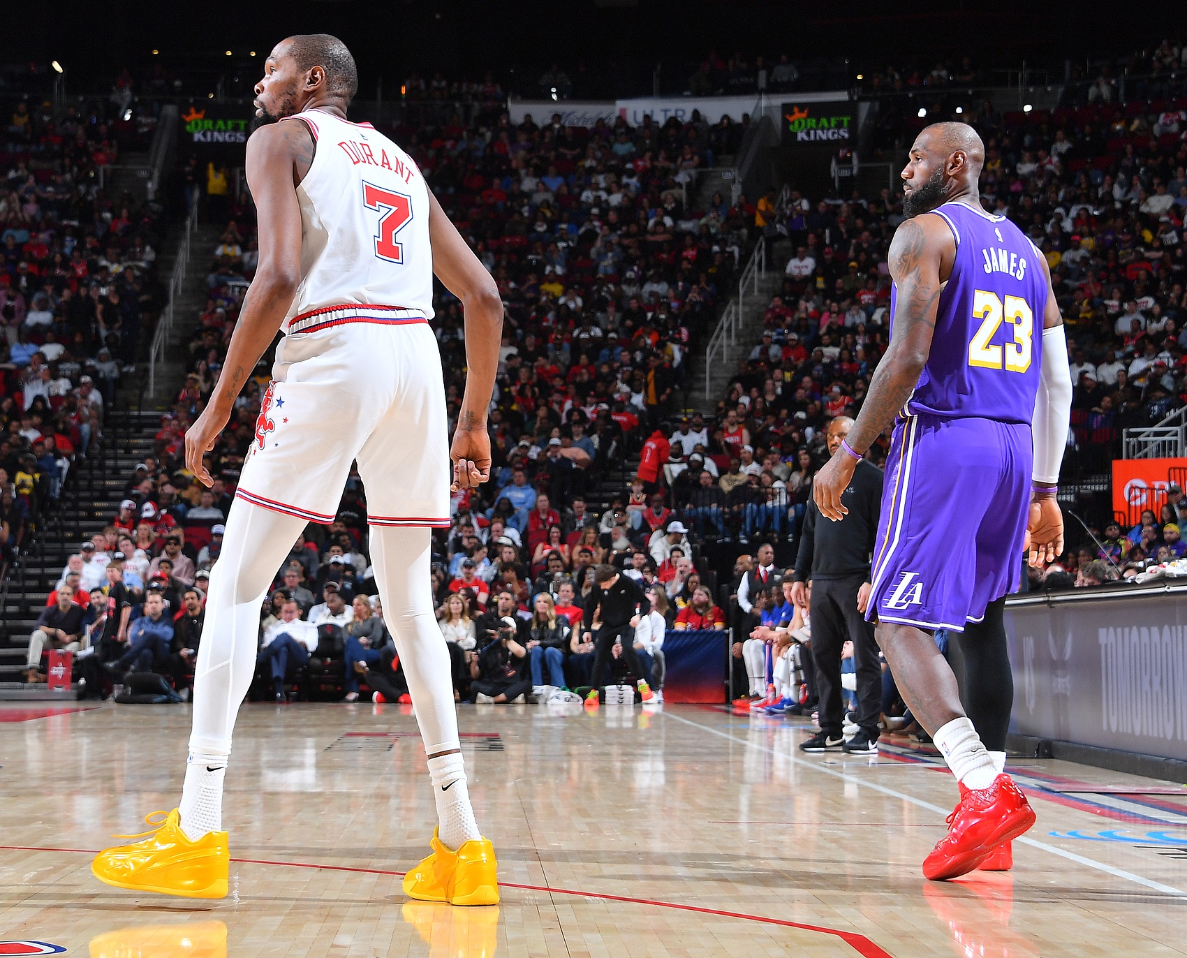 [看点来袭]杜兰特：詹姆斯拥有划时代的运动天赋 我认为他可⬇