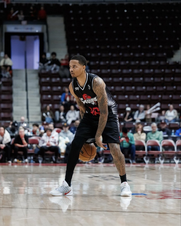 [体育热点]对阵杨瀚森！前状元富尔茨高效拿下17分3板7助 