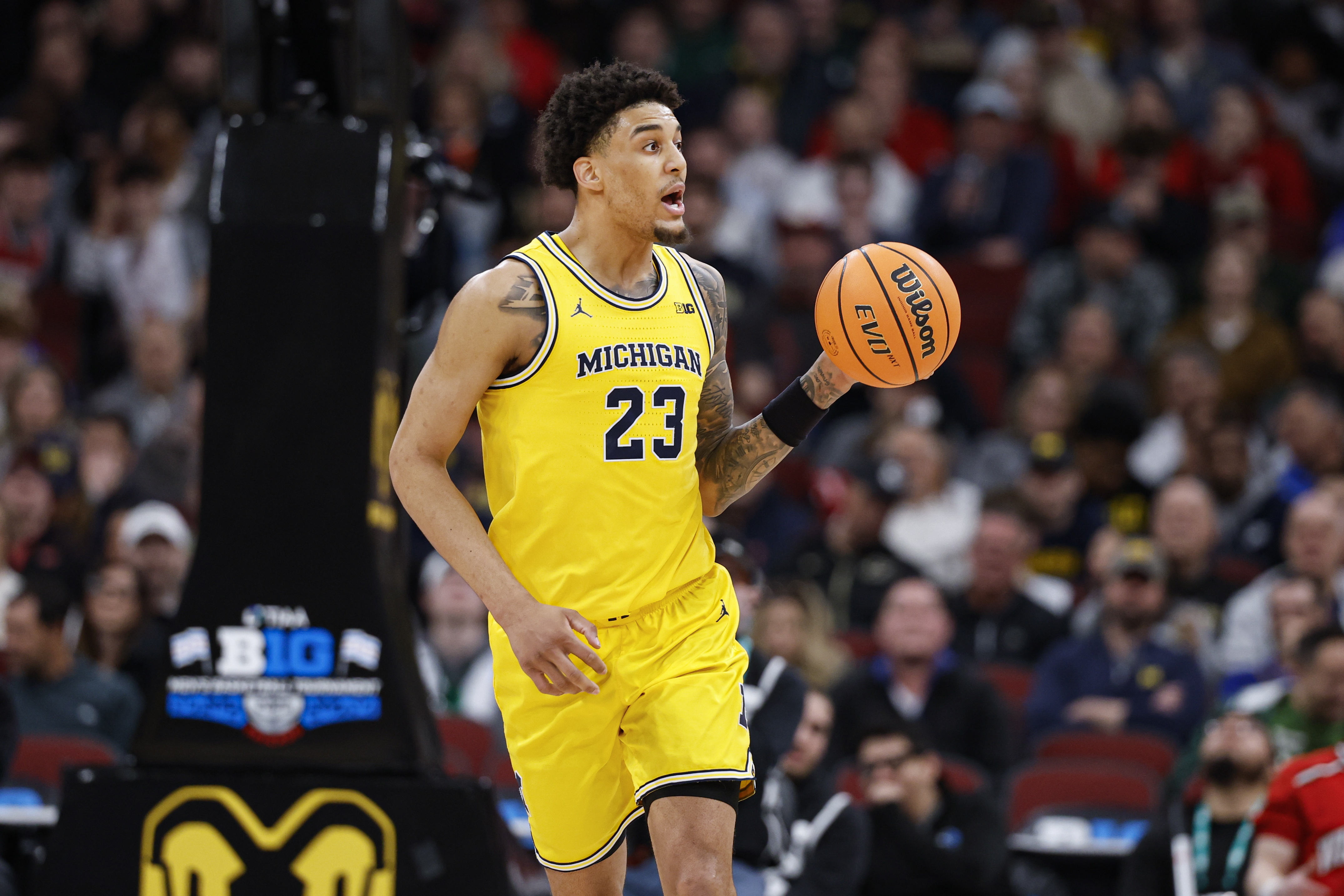 [有趣体育]带伤作战很强硬！伦德博格14分钟3记三分球拿下1