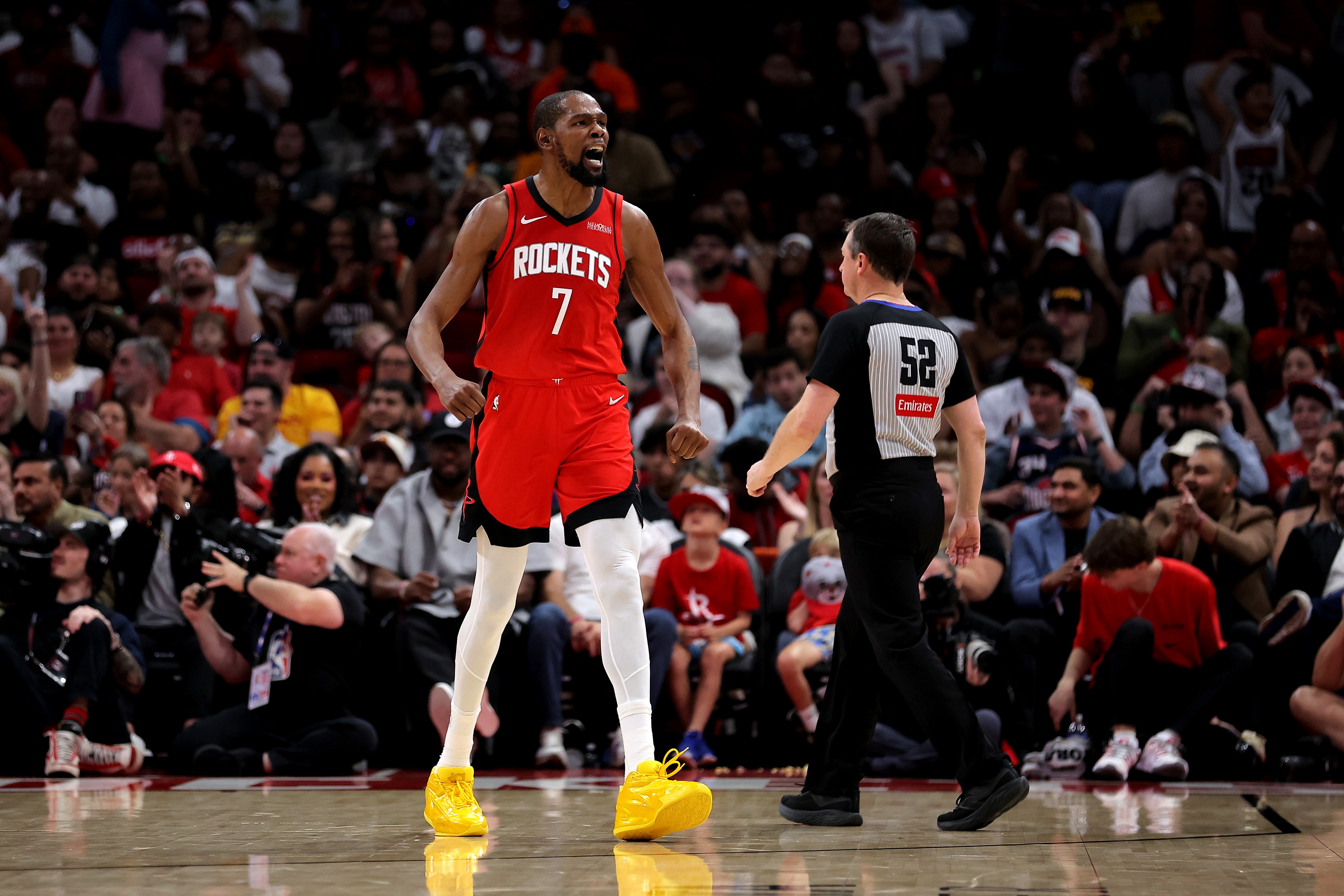 【火箭】杜兰特：想要避免噪音就只能赢球 但黑子总会出现&就像蟑螂一样(图1)