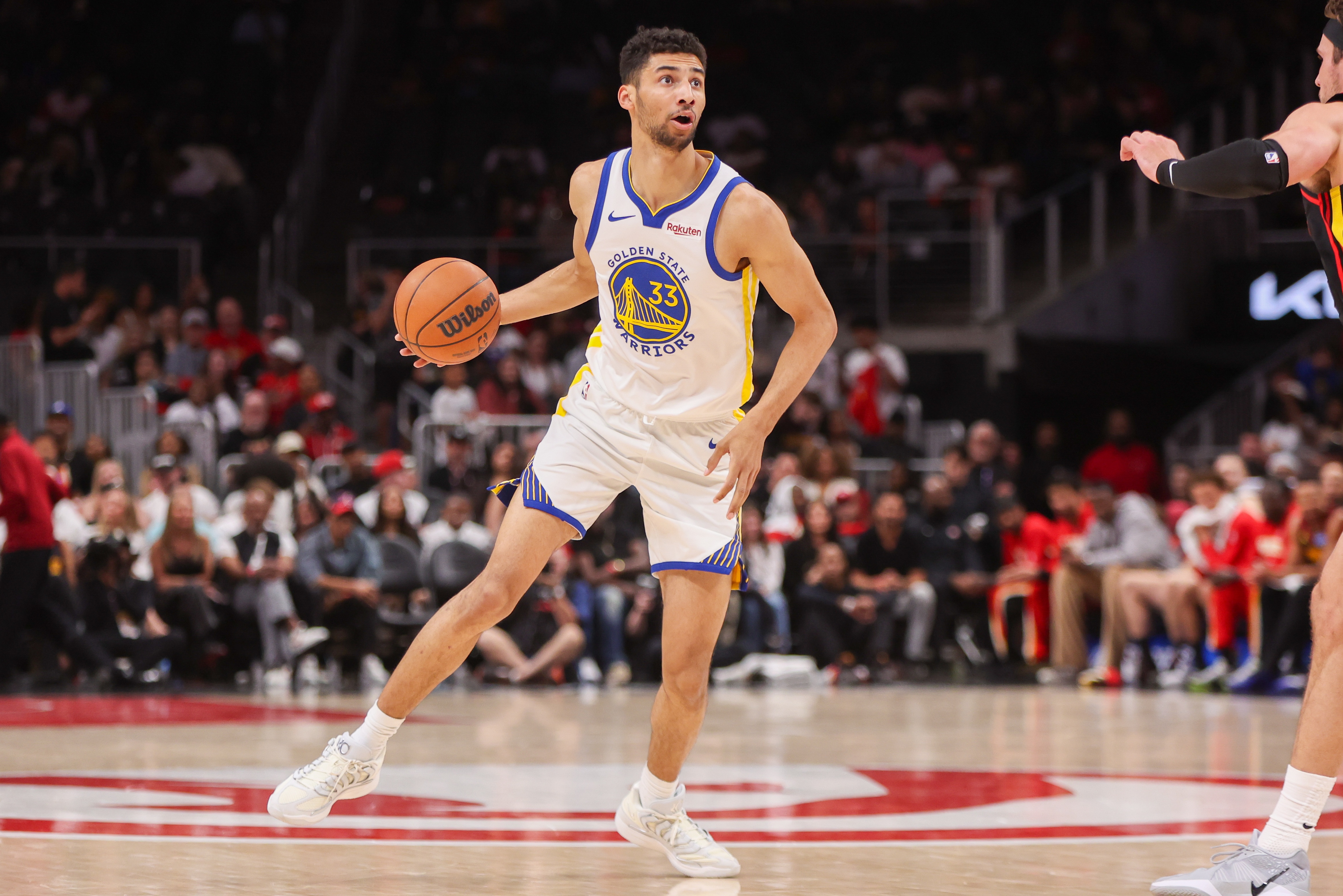 [值得一看]手腕受伤只能用左手罚球！莱昂斯：一直在练习左手 