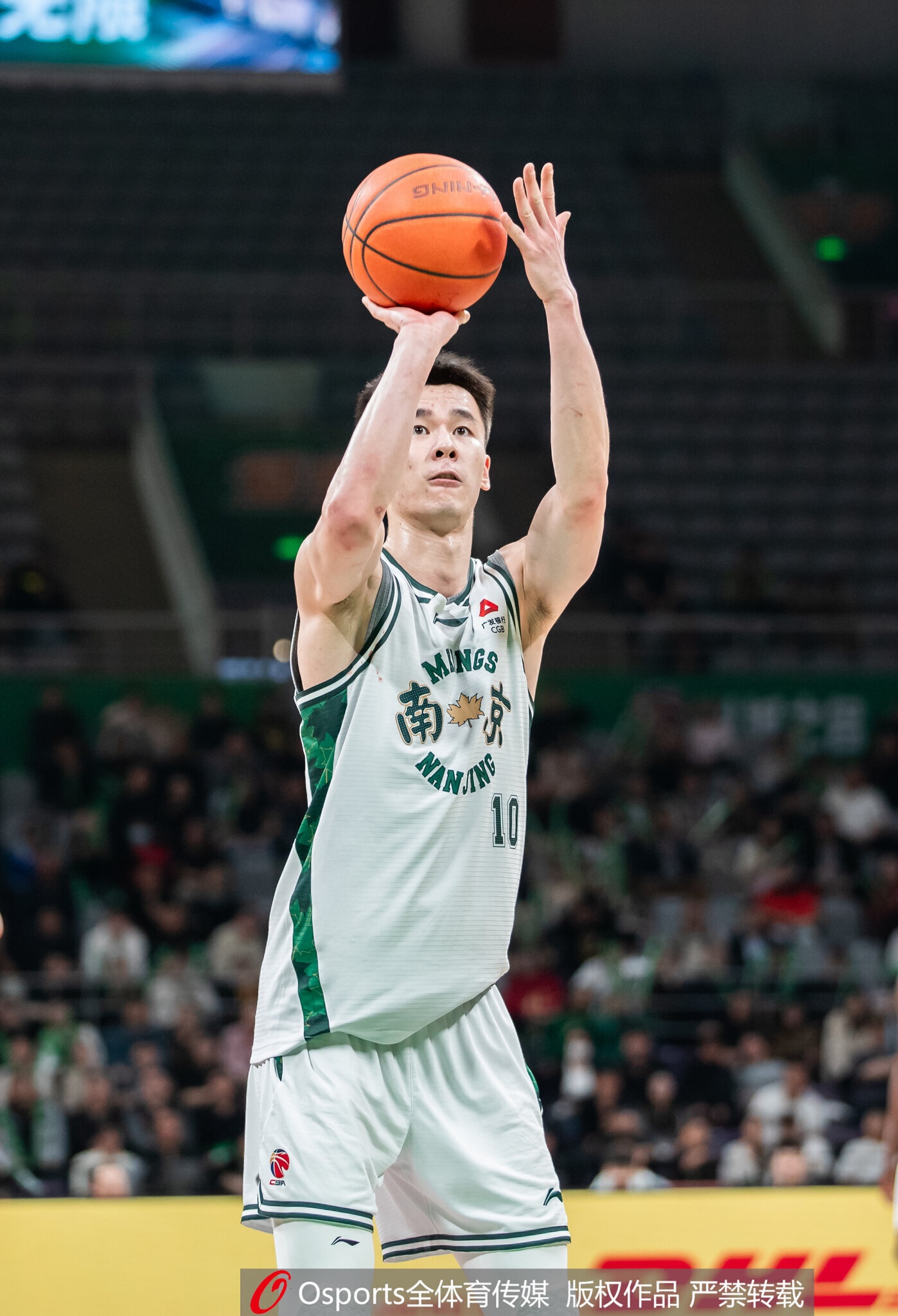 [球迷看点]同曦男篮官方：郭昊文遭遇踝关节扭伤 预计休战2周