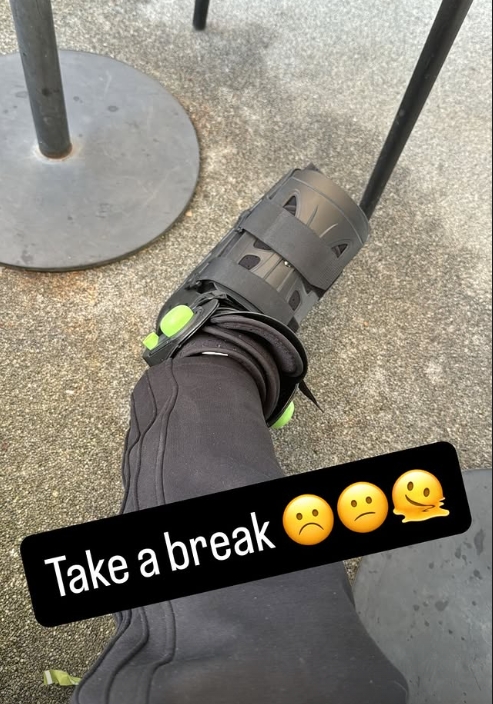 [赛程更新]直播⚾吧：郭昊文崴脚后穿上保护靴 好在骨头无碍(图2)