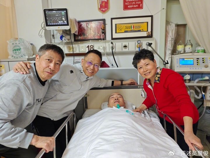 [今日体讯]点⚾赞！詹俊探望患病利物浦球迷：只要都保持健康，