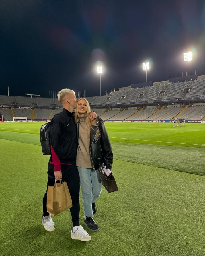 [好看推荐]与男模拍广告引热议，奥尔莫女友回应：这是工作，只是摆姿势拍照(图3)