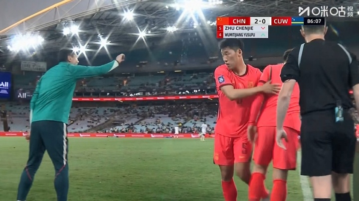 回應此前讓邦本替補！李金羽：好多球迷過分解讀，這純是戰術考量