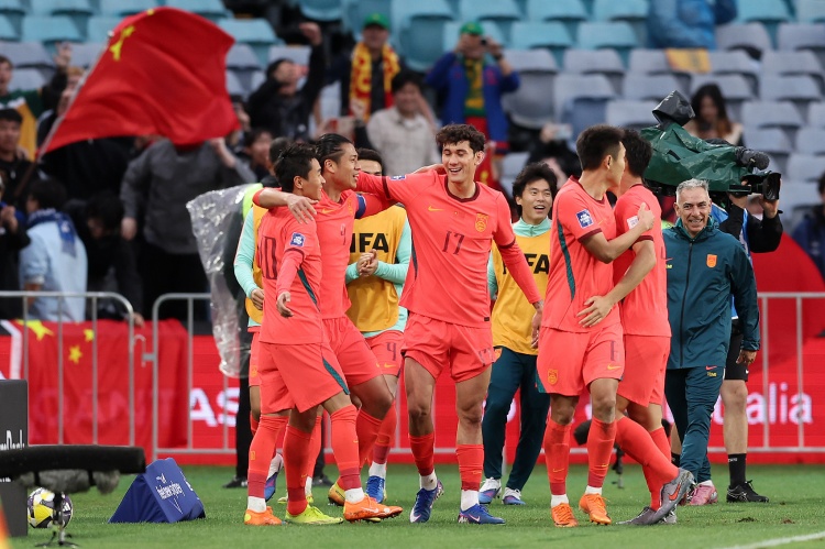 【中国男足】离世界杯有多远？国足世预赛止步亚洲18强 2-0