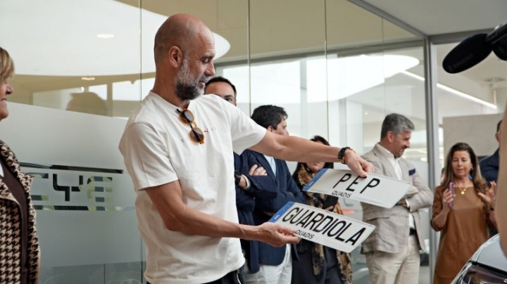 [媒体报道]中国制造！瓜帅在巴⚽塞罗那喜提新车比亚迪(图2)