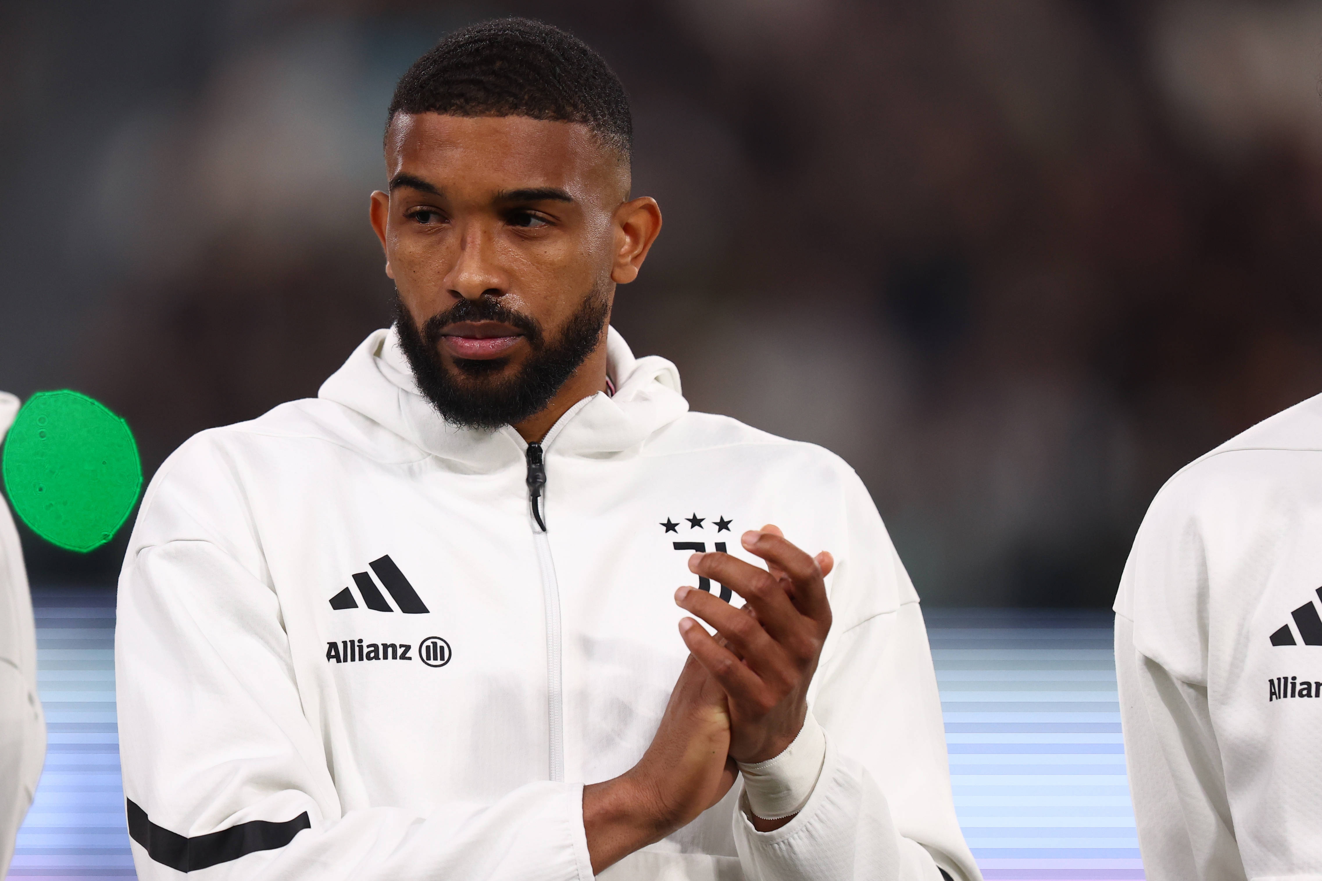 [体坛动态]都体：布雷默不再是尤文非卖品 球队希望筹集资金对