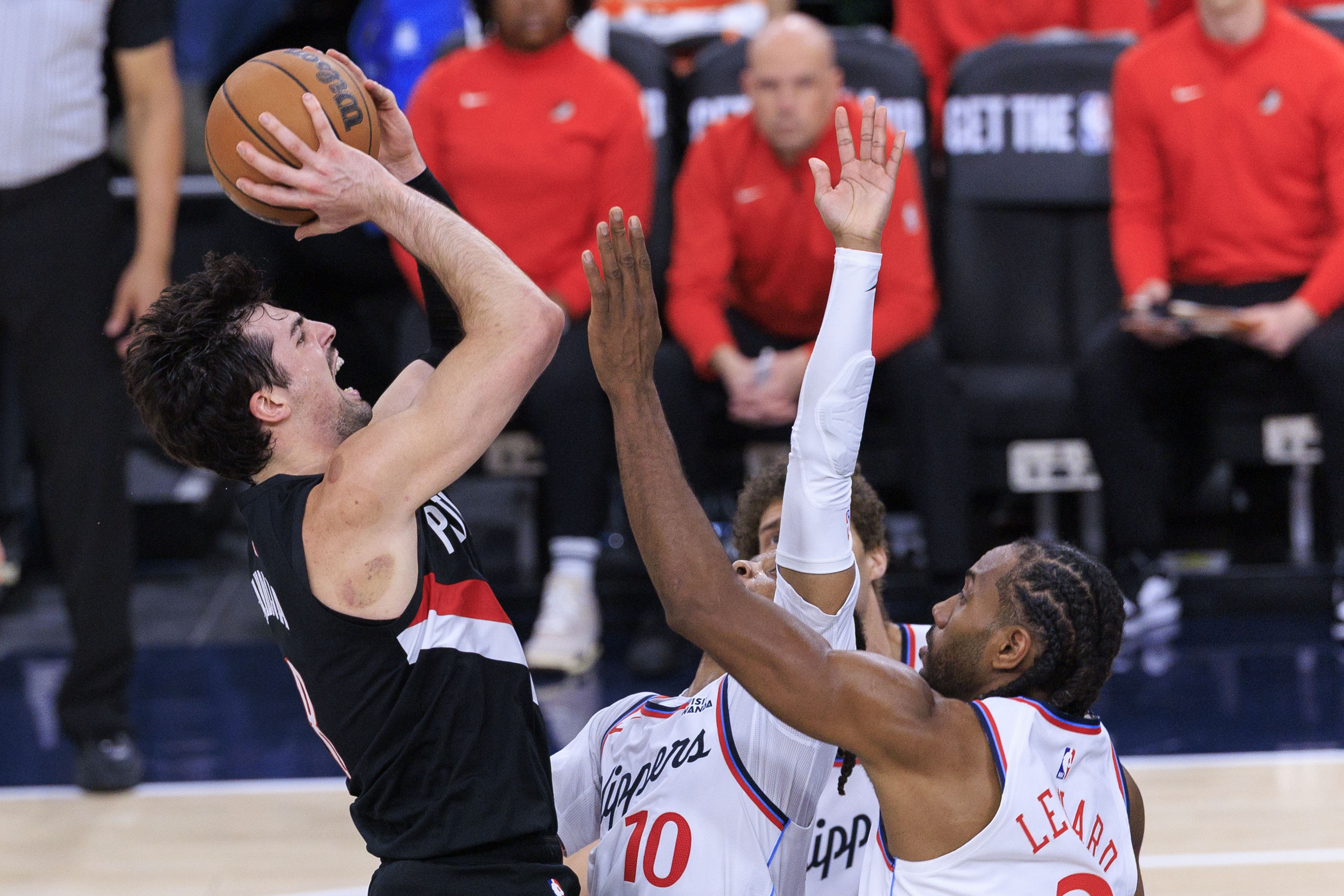 【今日要点】快船本赛季对阵开拓者2-1 赛季倒数第二场双方还