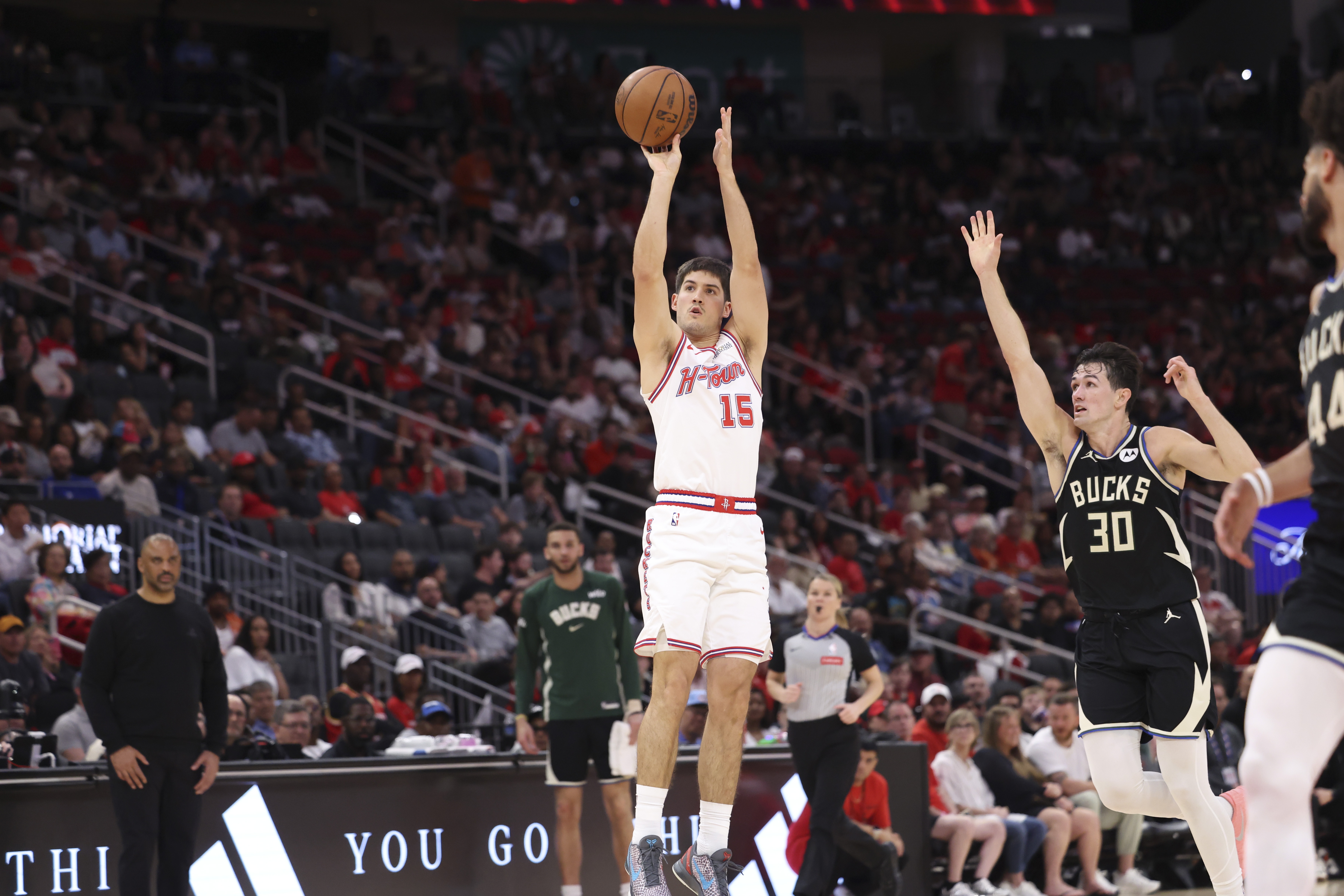 [热点推荐]意不意外呢？谢泼德单场轰进9记三分 创本赛季火箭球员最高纪录