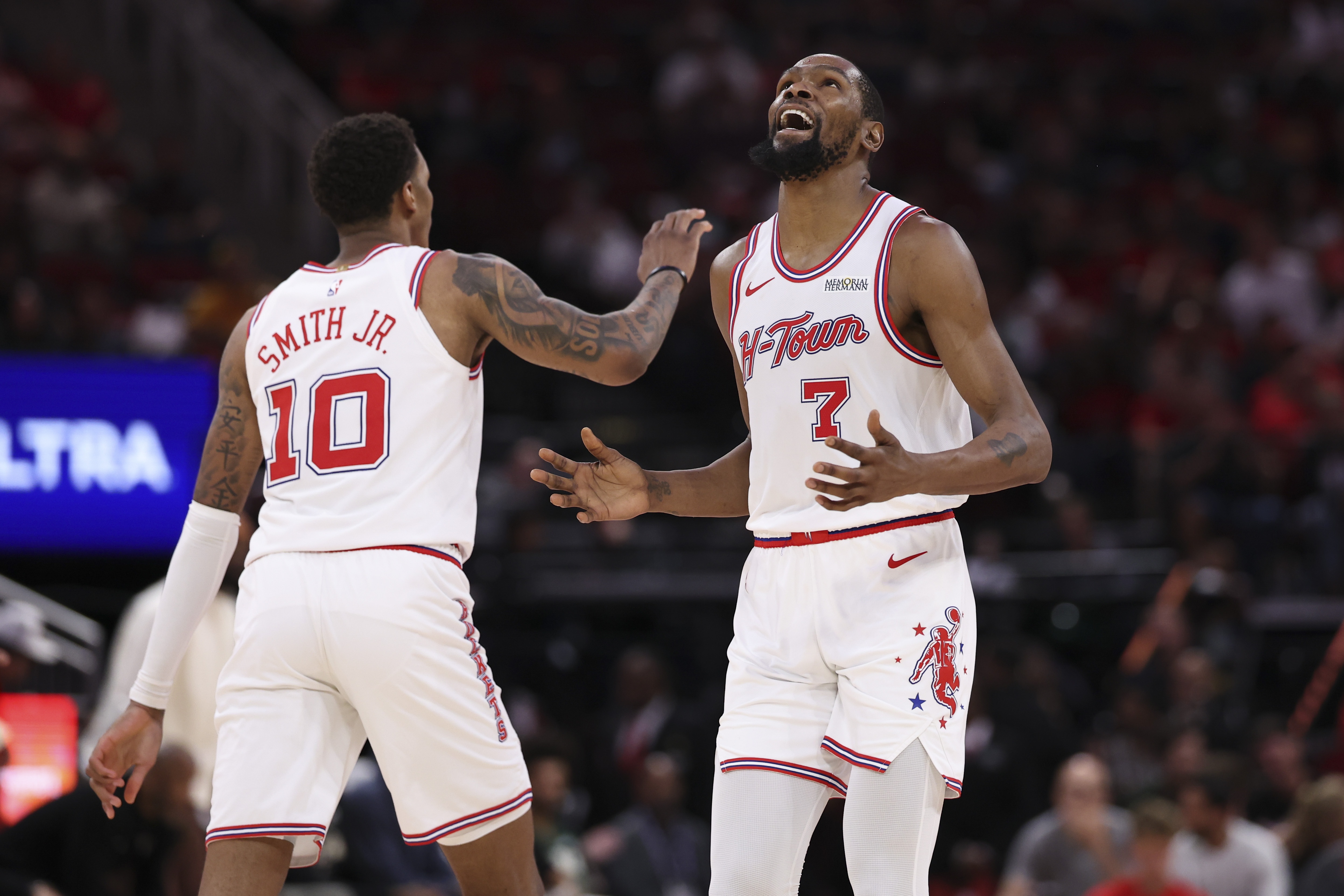 [今日看球要闻]小贾：湖❕人包夹杜兰特让接球处理变难 我们找