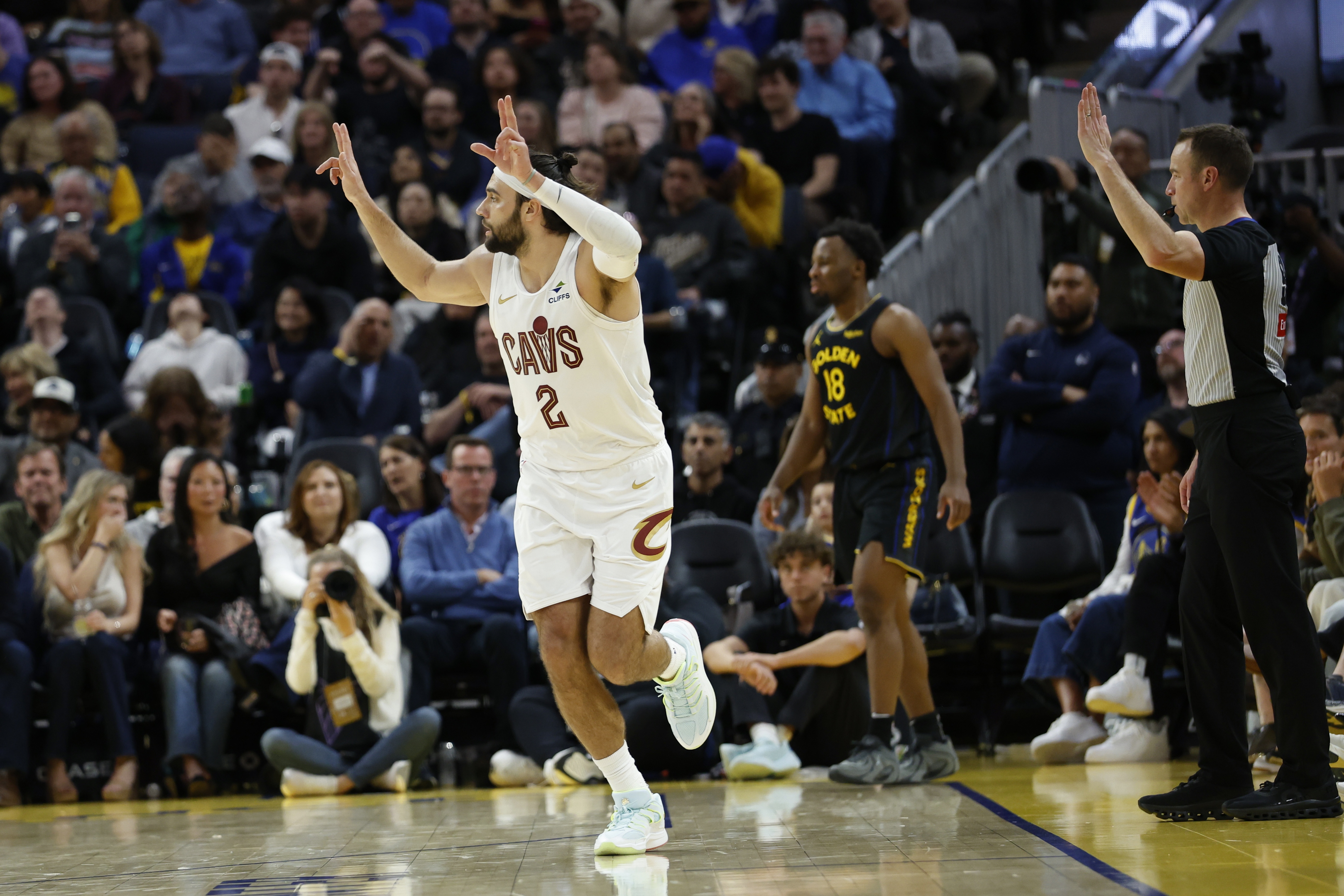 [球迷速览]哈登⚽：斯特鲁斯的得分是额➡️外收获 他在其他方