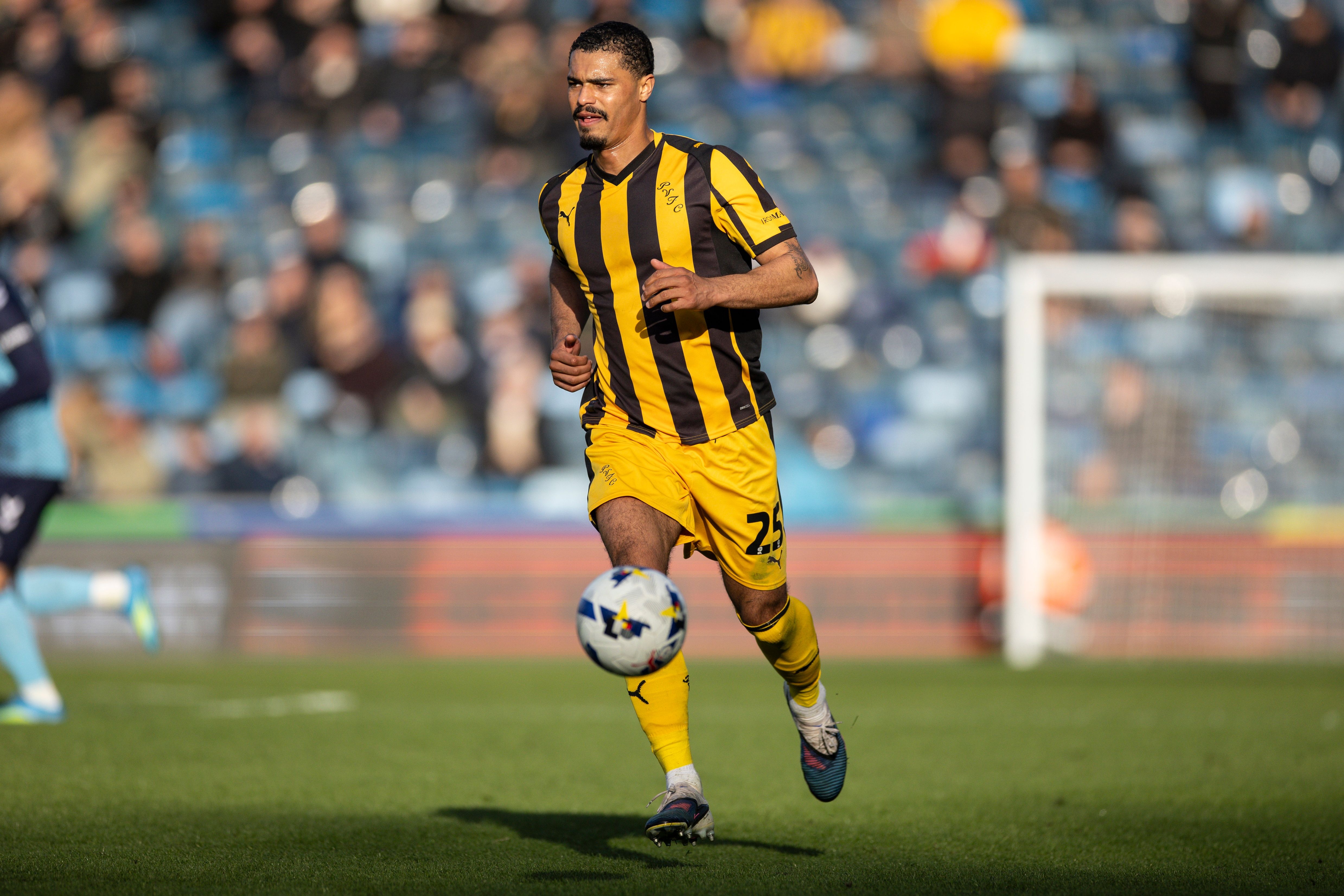 汉弗莱斯：刚入曼城更衣室时，沃克送给我一个生殖器形状的胡椒瓶