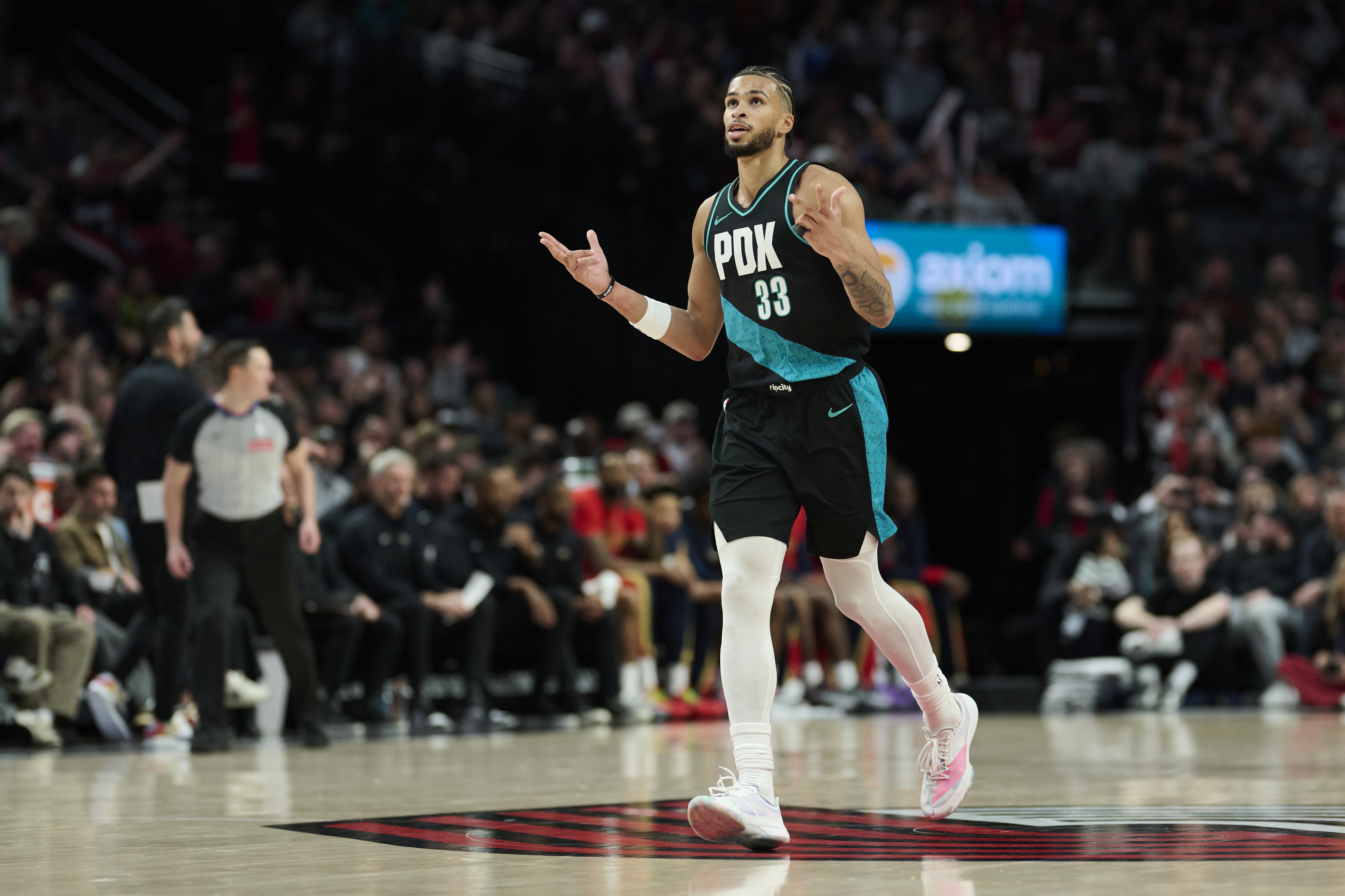 【体坛热评】火力凶猛！卡马拉16中10&三分13中⭐8砍30