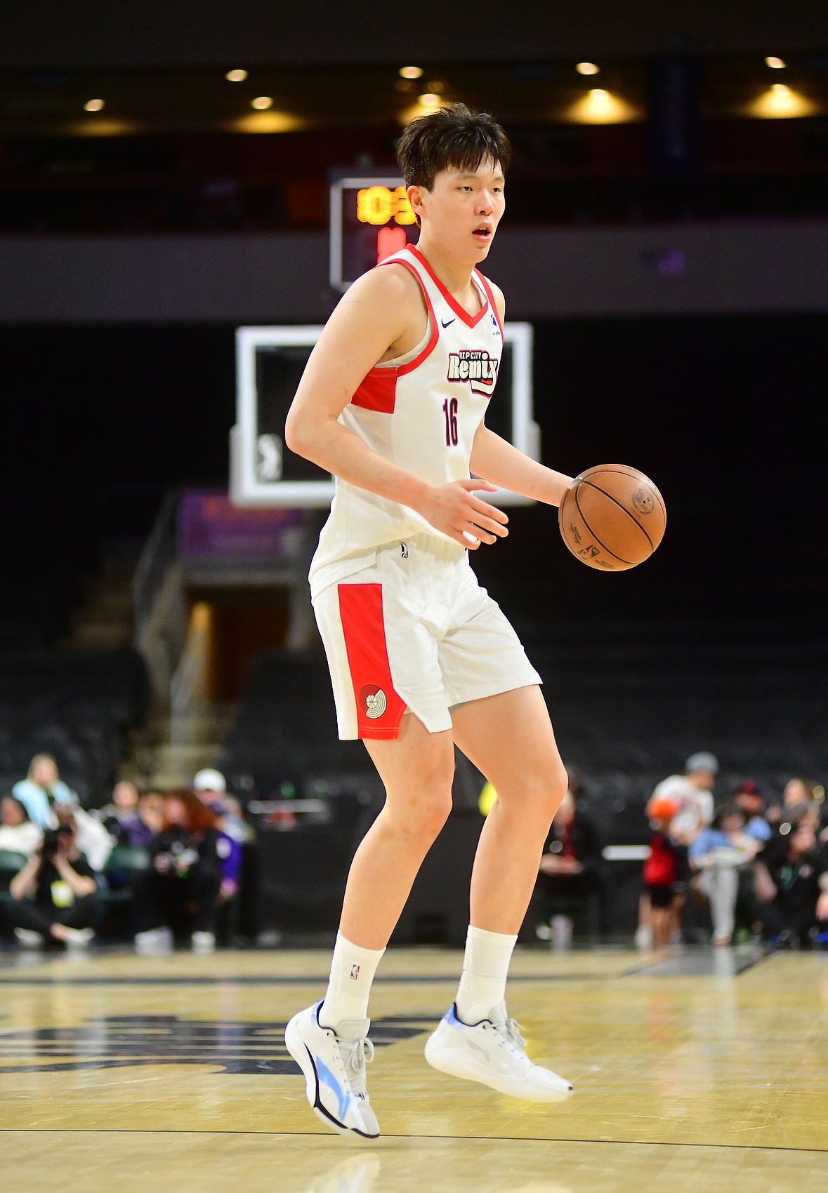 [体育趣闻]20分7板2助2帽难救主！韩乔生：几个队友胡乱操