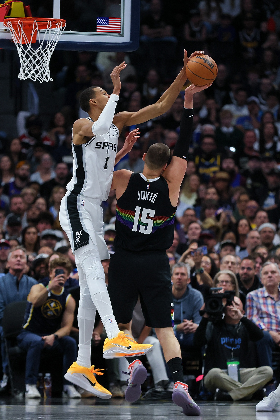 【体育报道】路威：该特批CC&77&文班评奖 文班之外的人拿