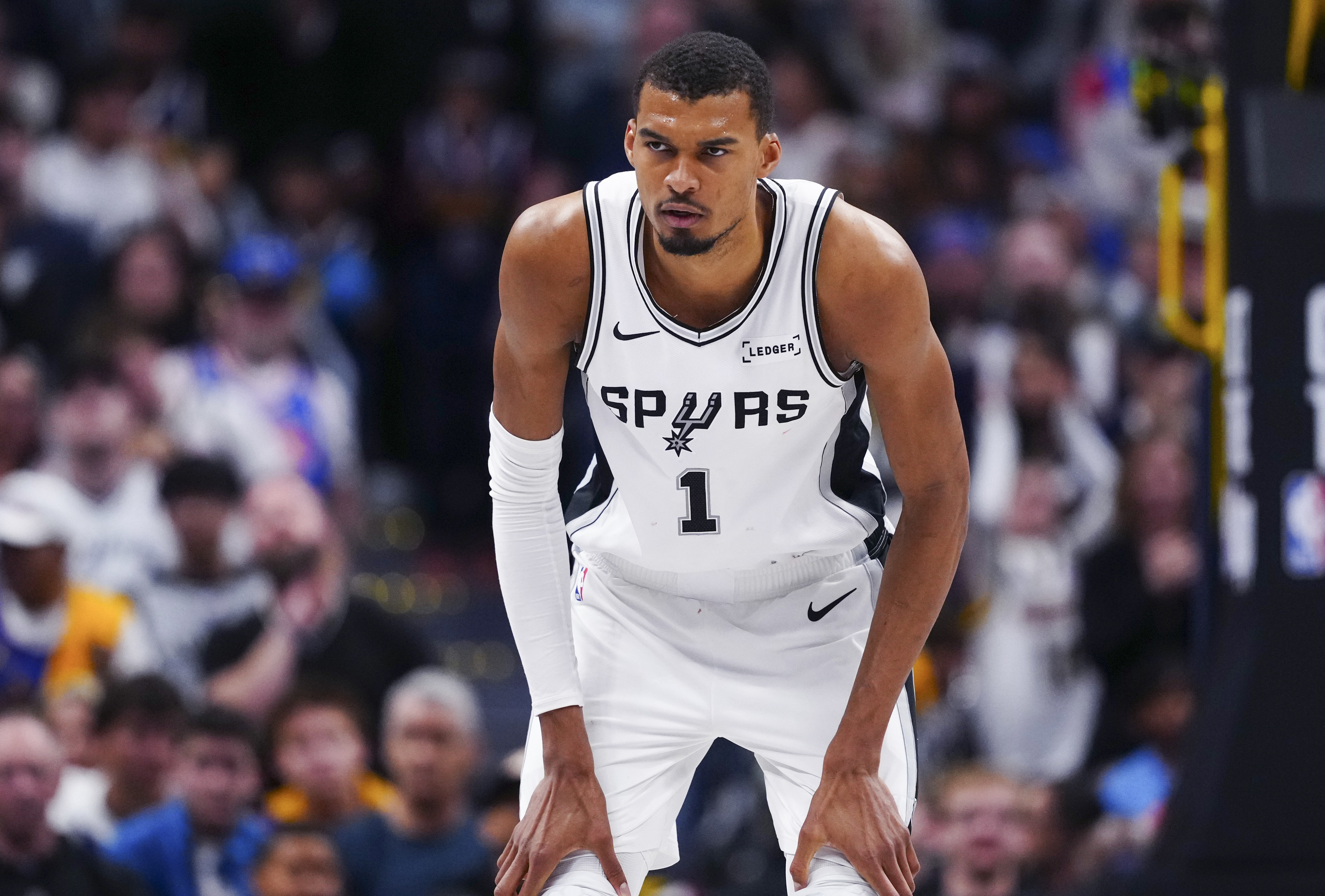 【今日看球要闻】尚帕尼：文班把对阵约基奇看得很重 我们上场就