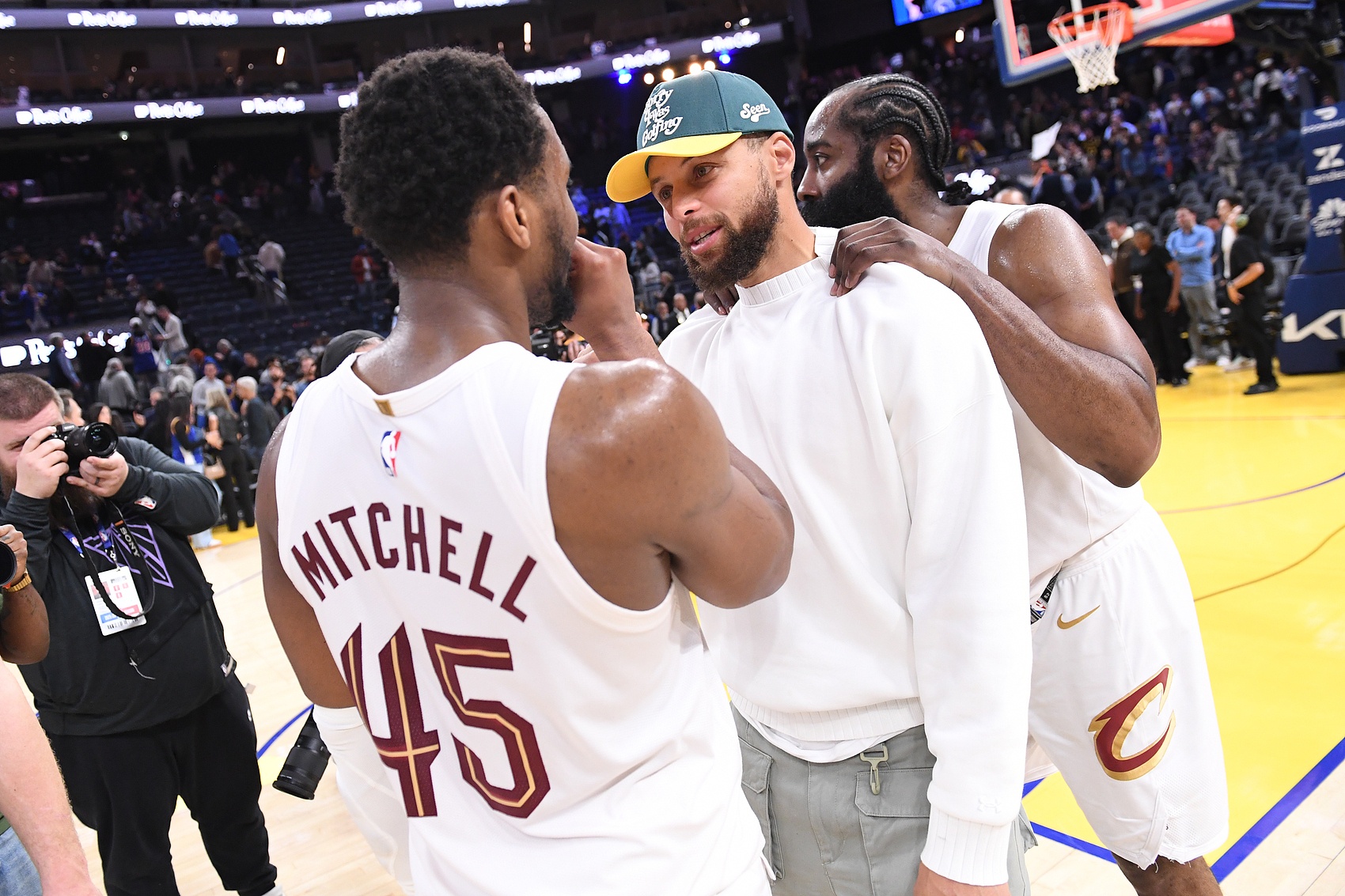 [今日看球要闻]张佳玮：库里本赛季只打一半但有7个3+1排联