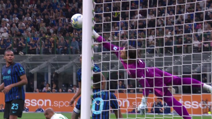 [球迷报道]年度最佳扑救！球迷热议索默空中换手神扑：哈利波特