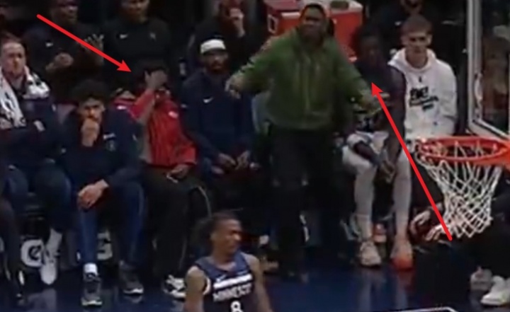 [今日体坛]戈贝尔筐底放篮不✌️进！场边麦丹无奈捂脸&华子直