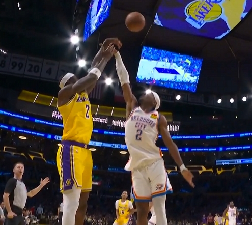 [体育风云]亚历山大扑防范德彪三分出手被吹打手 雷霆挑战失败