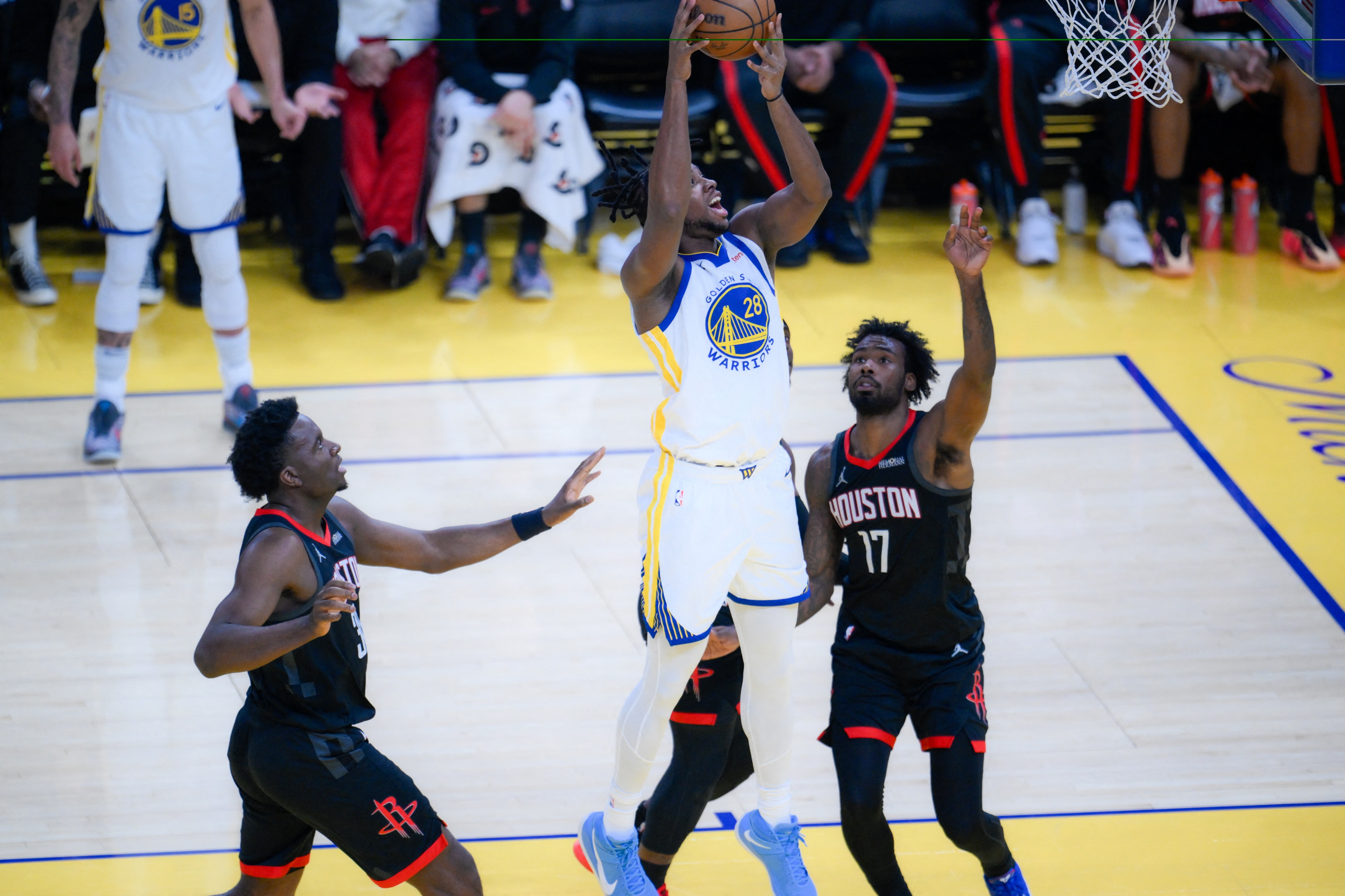 [赛场播报]斯潘塞谈贝西：他能护筐抢板&手感也非常好 变⚾得