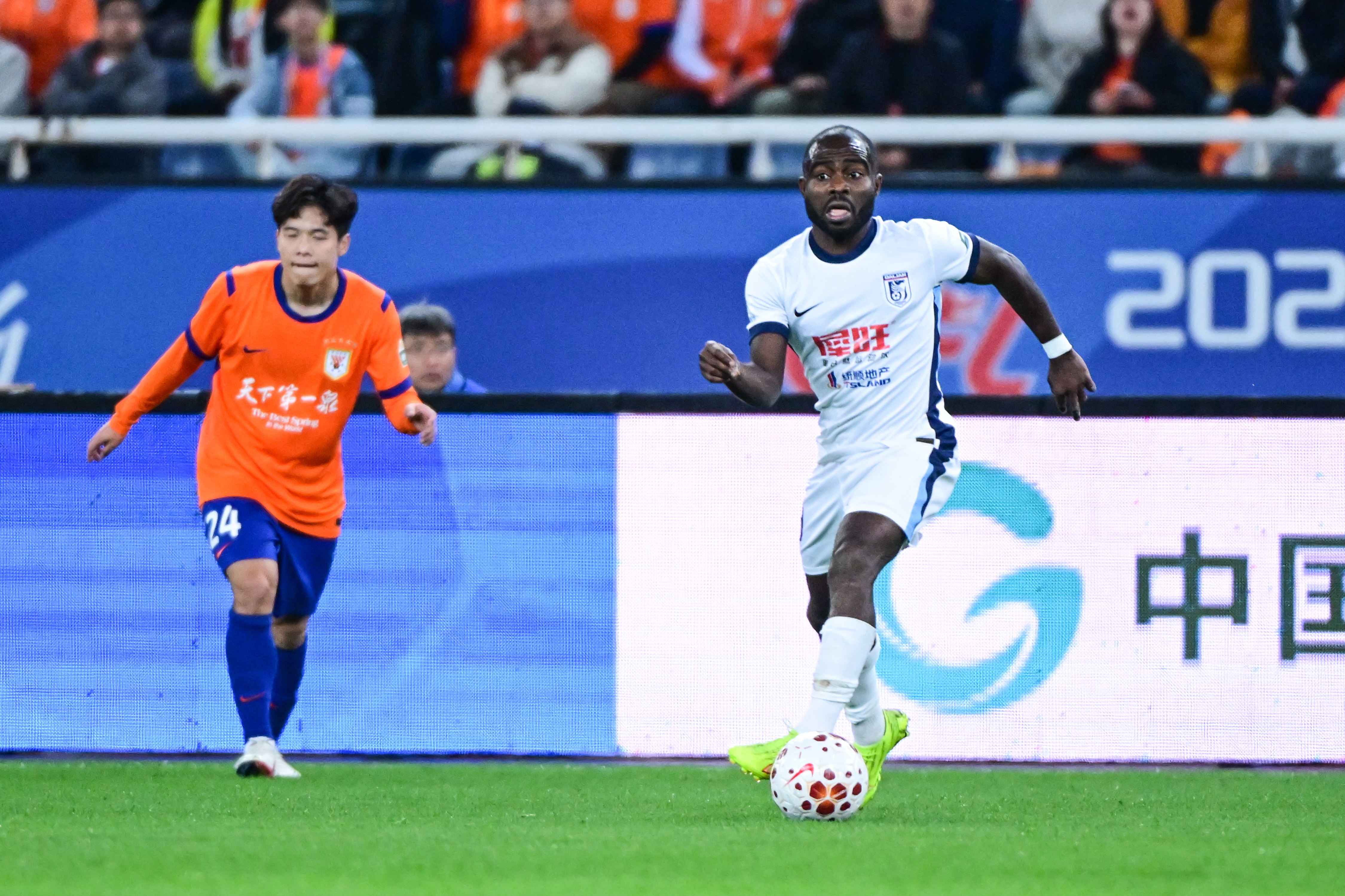 [好看推荐]阿奇姆彭：中超有些主场氛围媲美欧冠，尤其是大连，