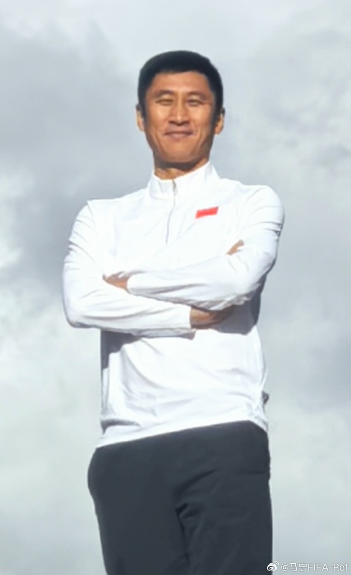 【最新消息】再次入✌️围世界杯裁判名单！马宁骄傲表示：为了梦想，勇往直前(图2)