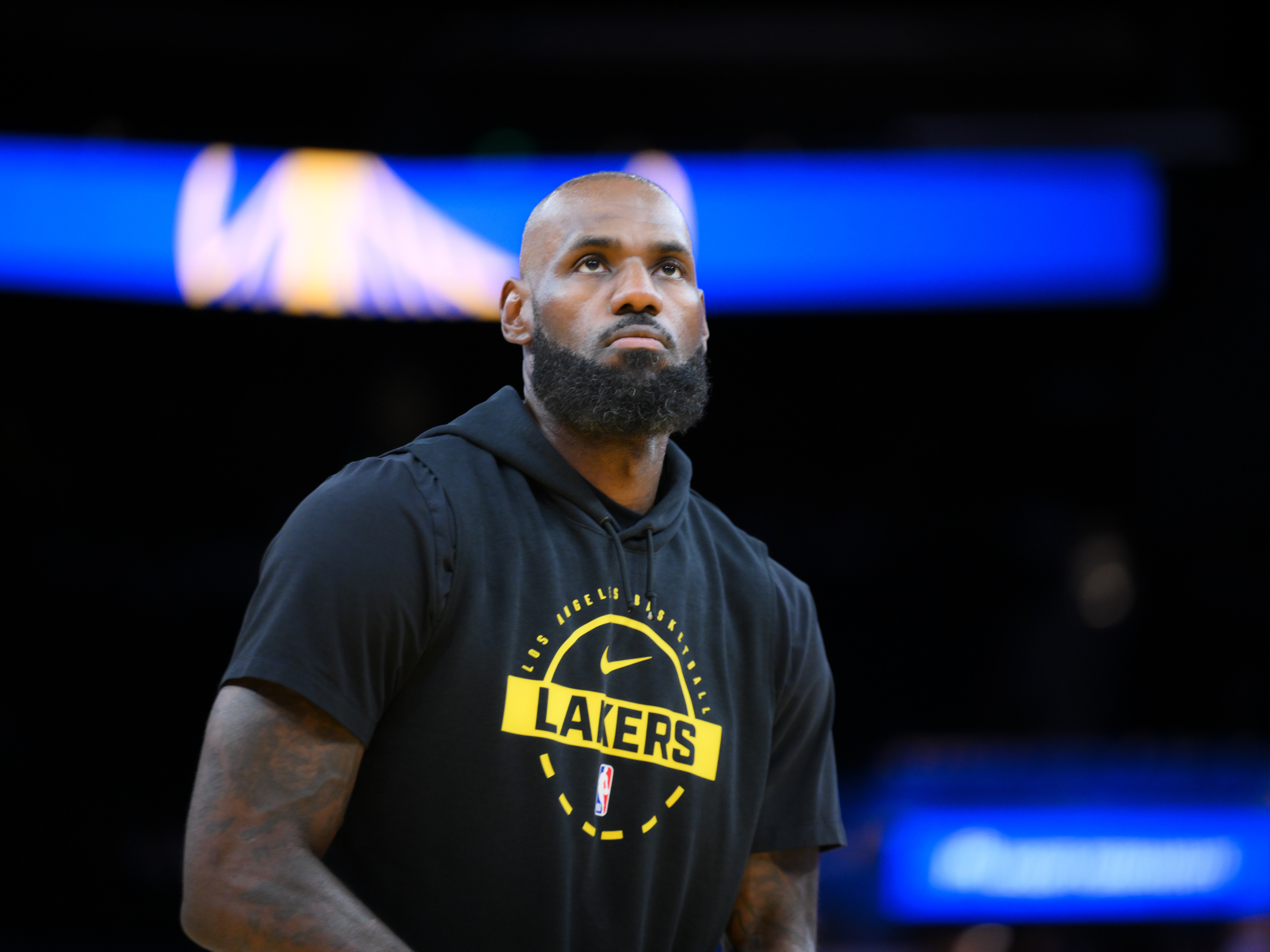 [球迷报道]肯纳德：詹姆斯就是我们的领袖 我们需要他这样带领