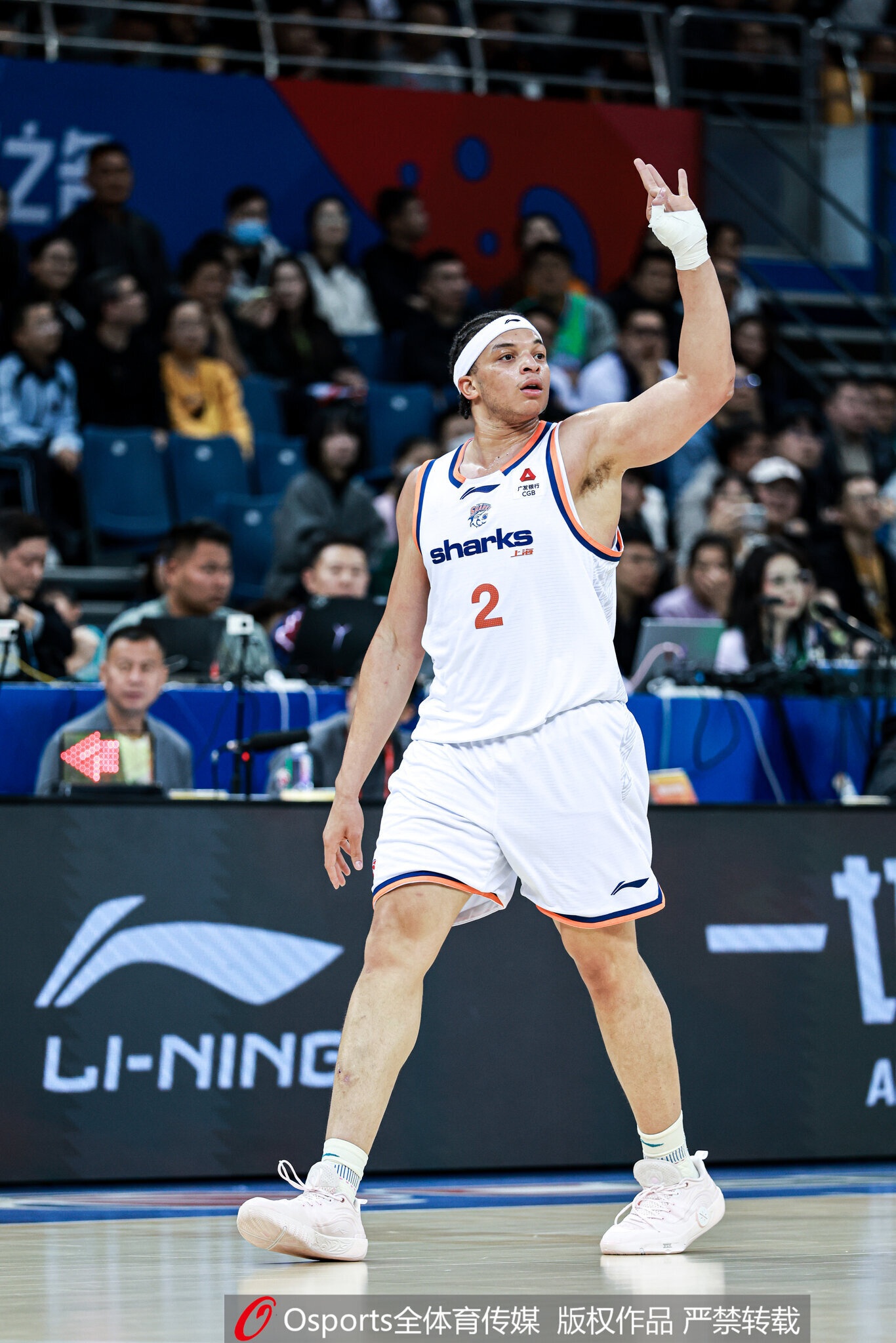 [上海]卢伟：洛夫顿和白边的伤势恢复不如预期 洛夫顿最近都打