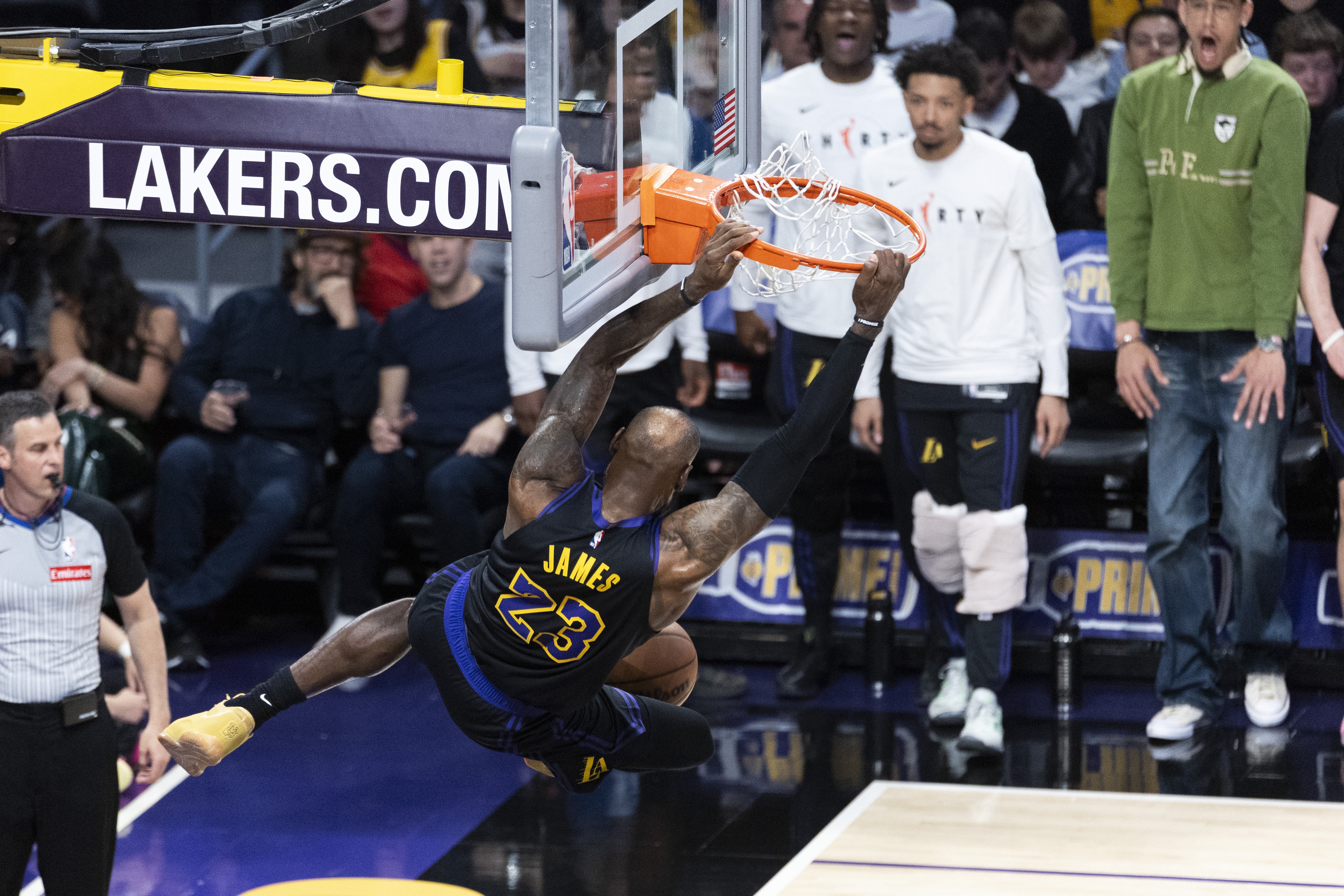 [球迷速览]湖人因东&⚾里受✨伤被看扁 但只要老詹出战他们依然是极具威胁的球队(图5)