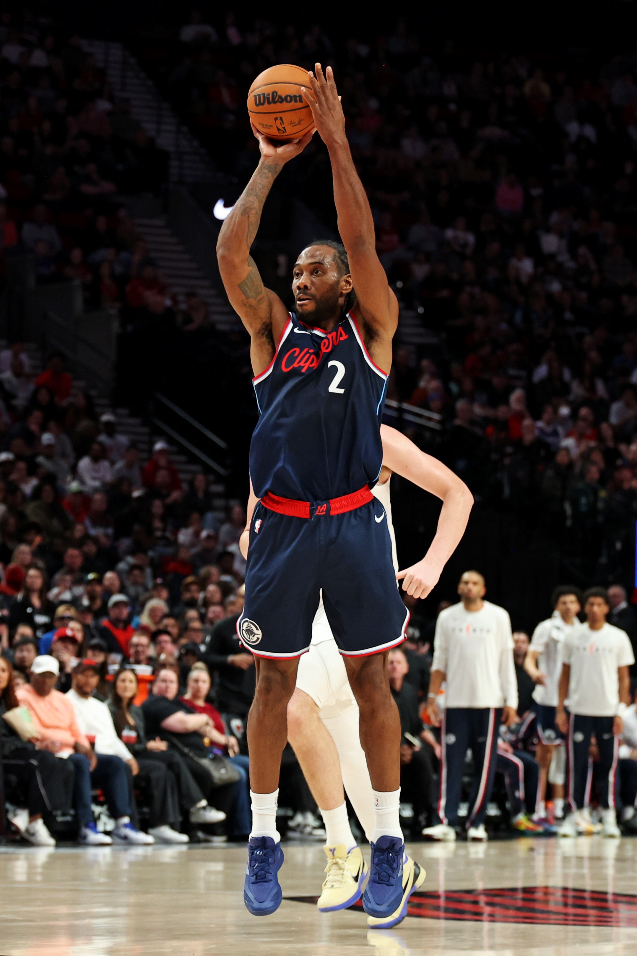 【官方通告】媒体⚾人：快船连❕续两次被开拓者暴打 限制小卡其