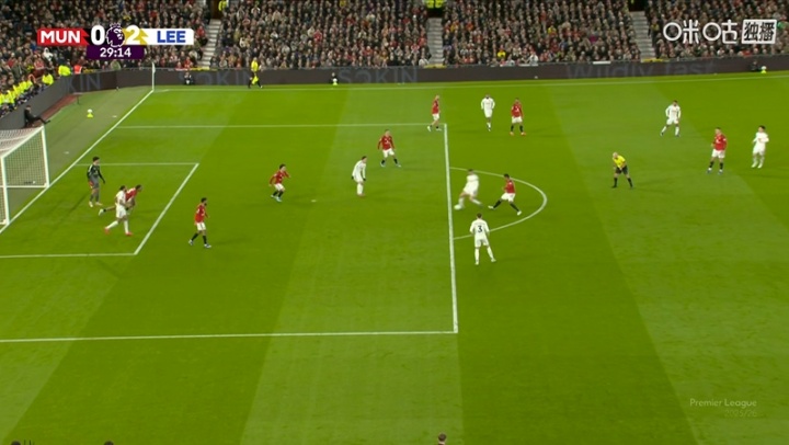 曼联漏洞频出！卡塞米罗后场被断球，奥卡福梅开二度