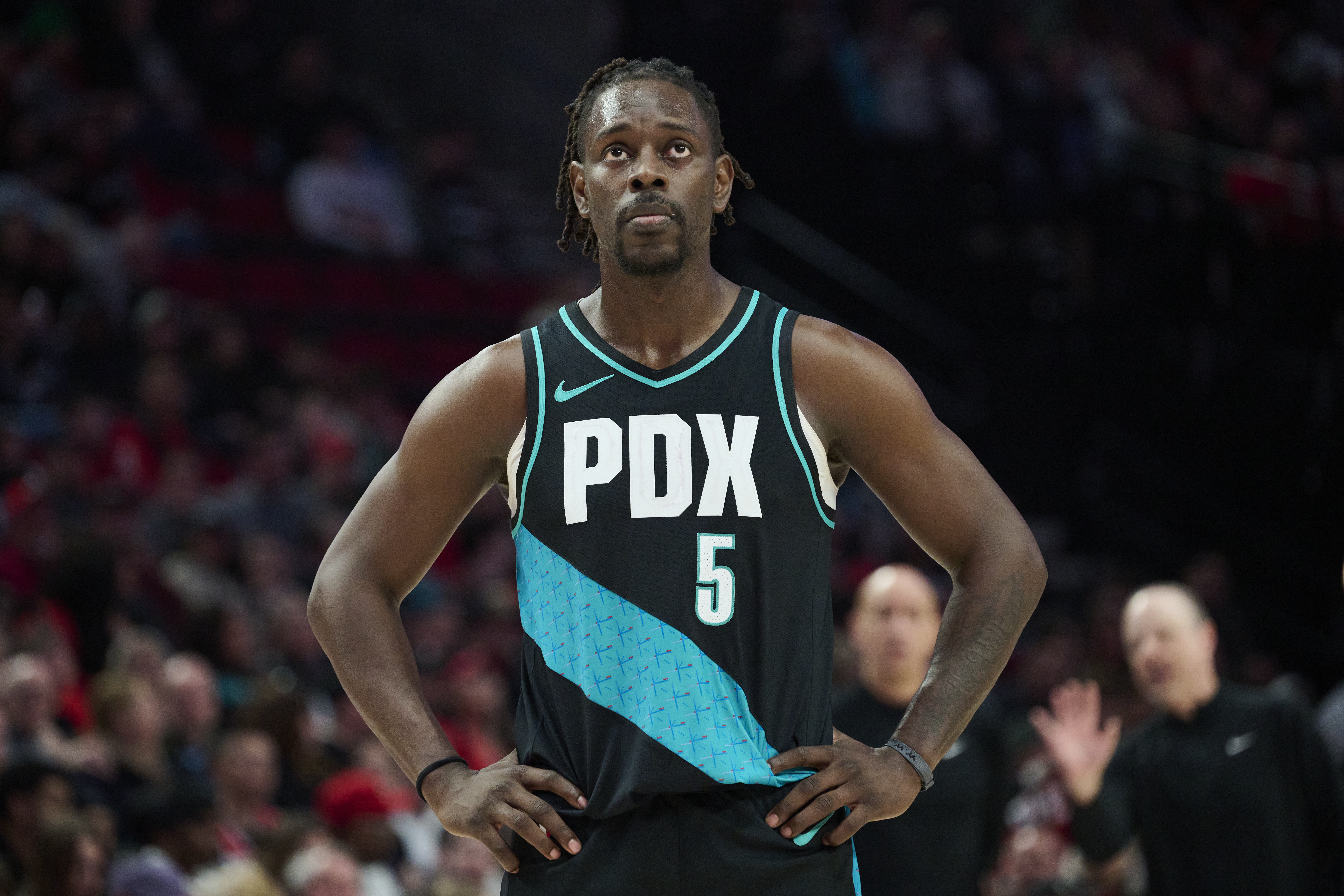 [球迷报道]斯普利特：霍勒迪为更衣室奠定了基调 年轻球员总在向他取经