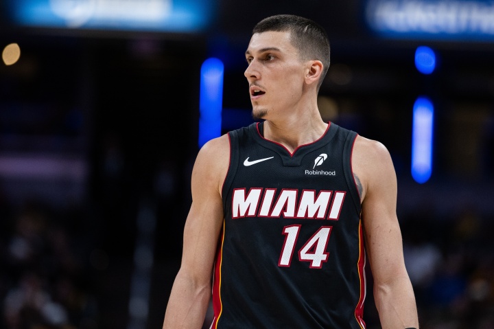 [赛事新鲜事]合同还剩一年✌️3300万！记者：活塞&火箭&篮网等队预计今夏追求希罗(图1)