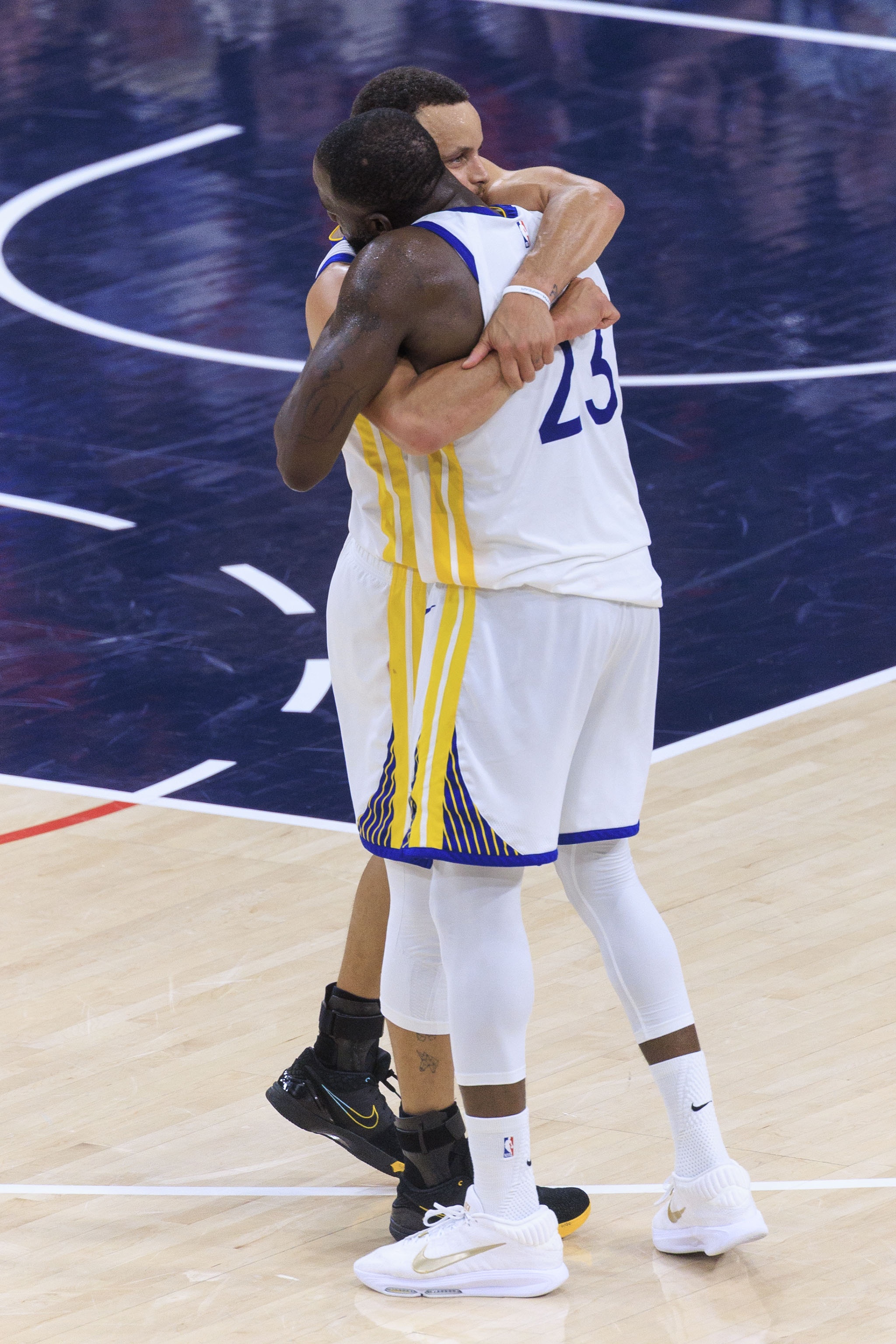 [体育前线]追梦：只要有库里就有希望 我们每个人都要给他展现