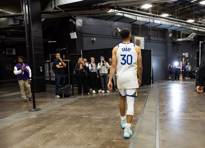 [库里]38岁！美媒：又白白浪费库里一季 他的球队若不能再争