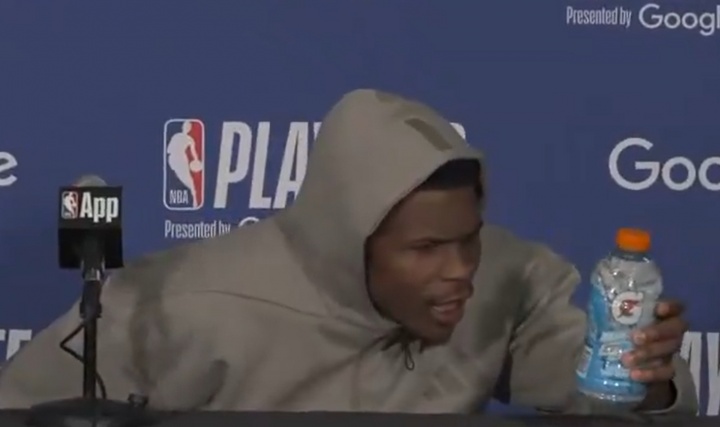 【体坛热评】什么国窖？唐斯&爱德华兹赛后品尝佳得乐 这⚾表情亮了！(图2)