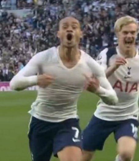 [有道理嘛?]今日趣图：加纳乔离开快1年，第1次得到全体曼联球迷的认可和赞扬(图2)