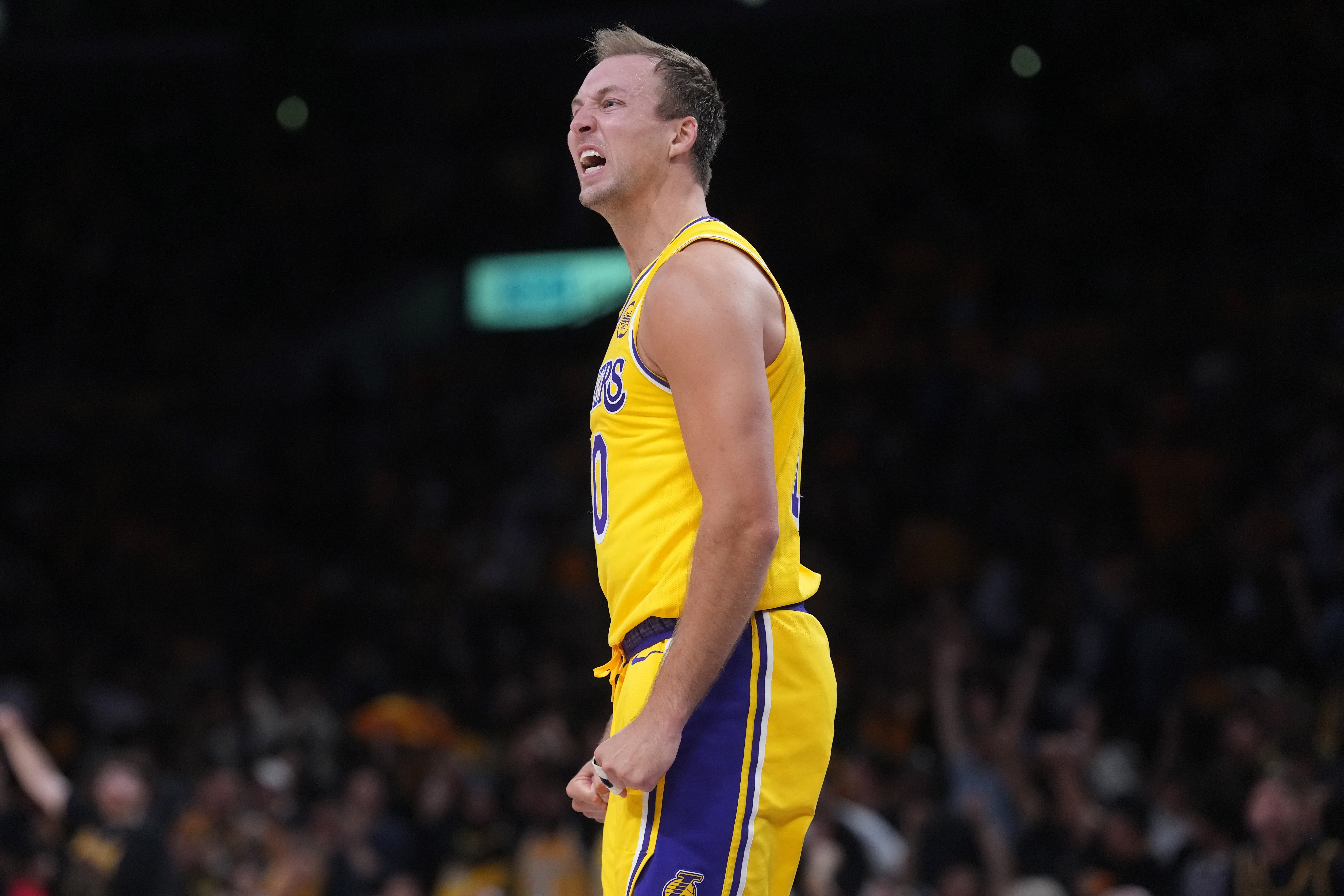 【体育热讯】文森特代表湖人出战10场季后赛合计21分 肯纳德